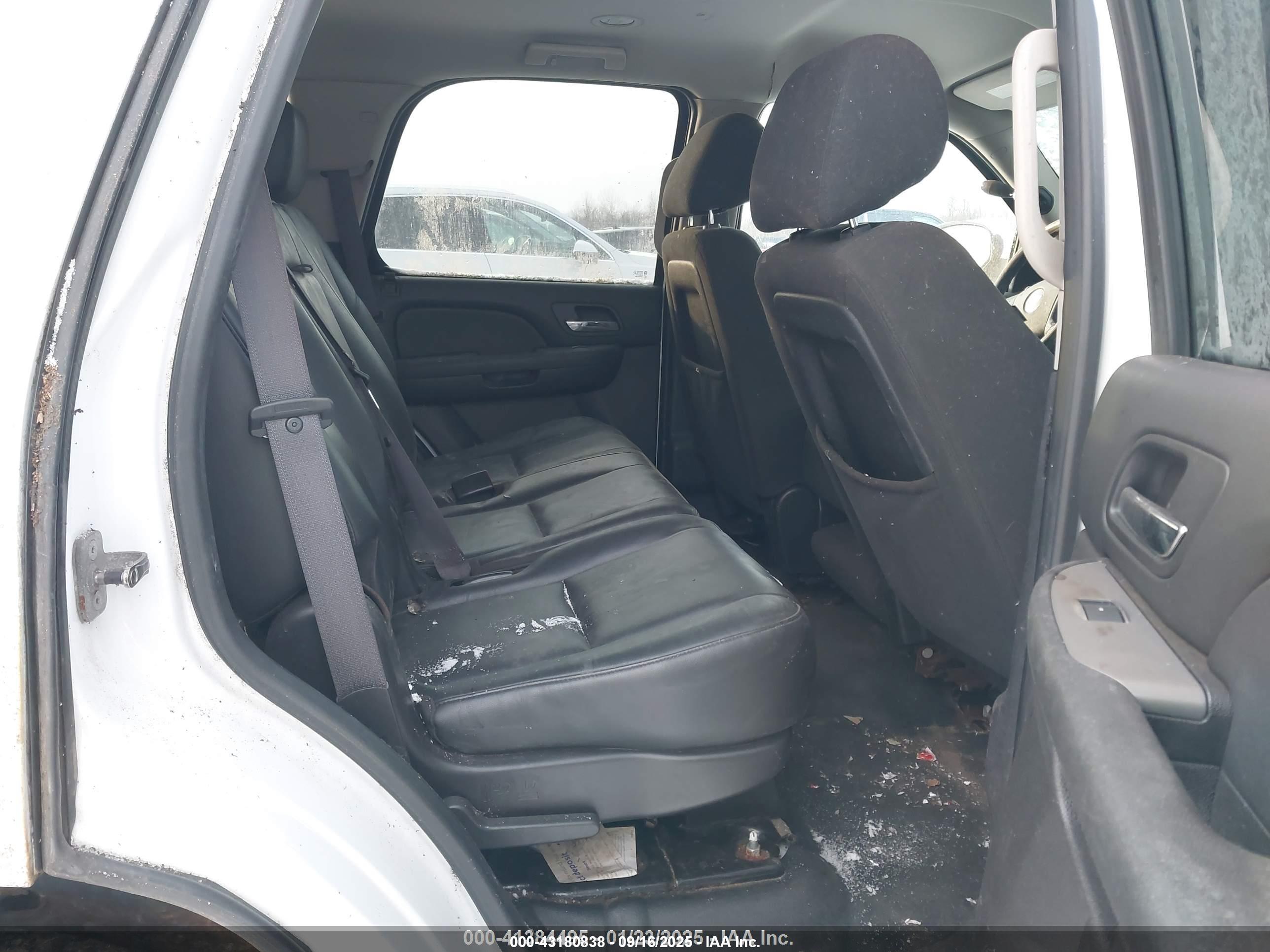 CHEVROLET TAHOE image 8