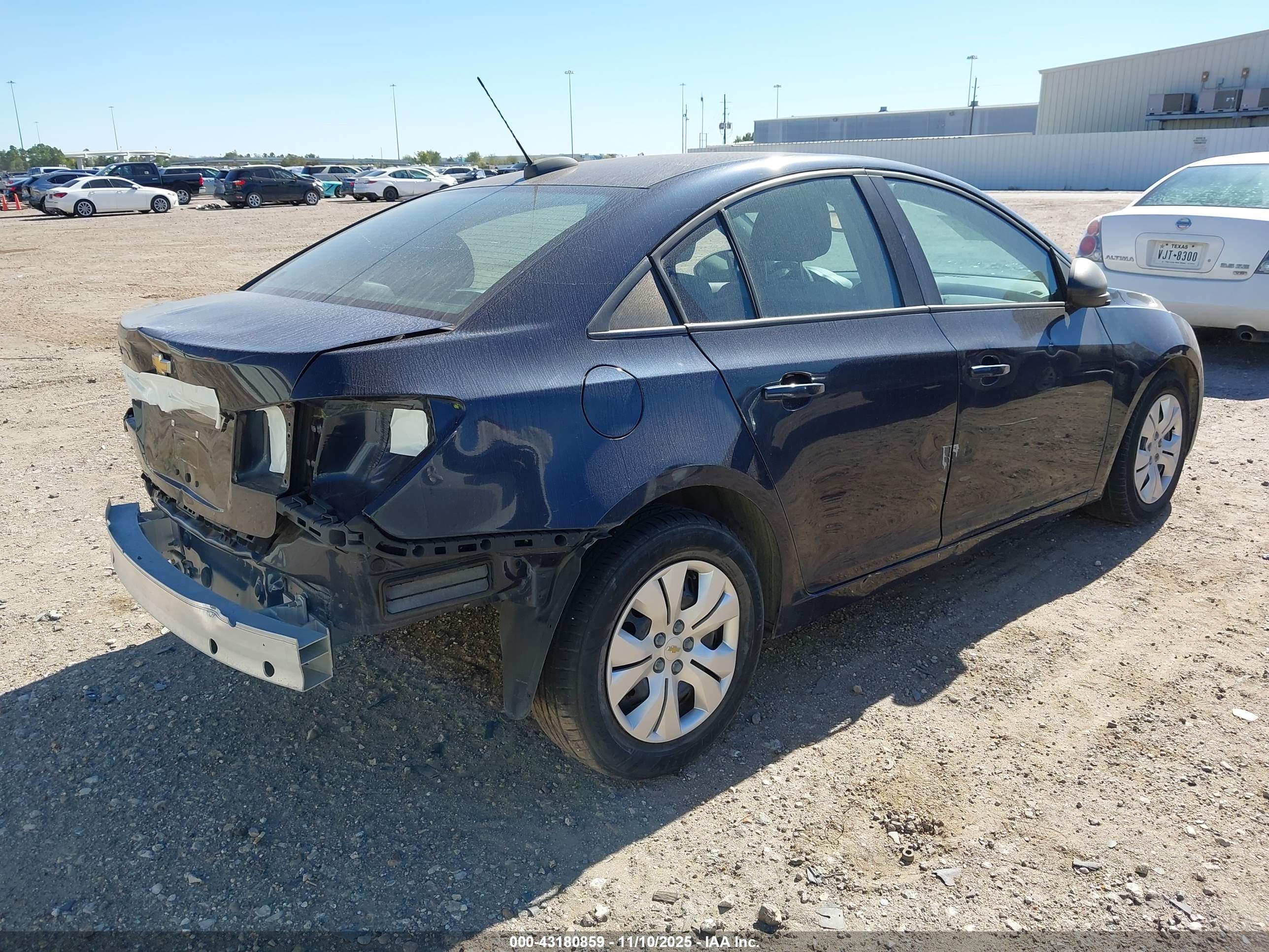 CHEVROLET CRUZE image 4