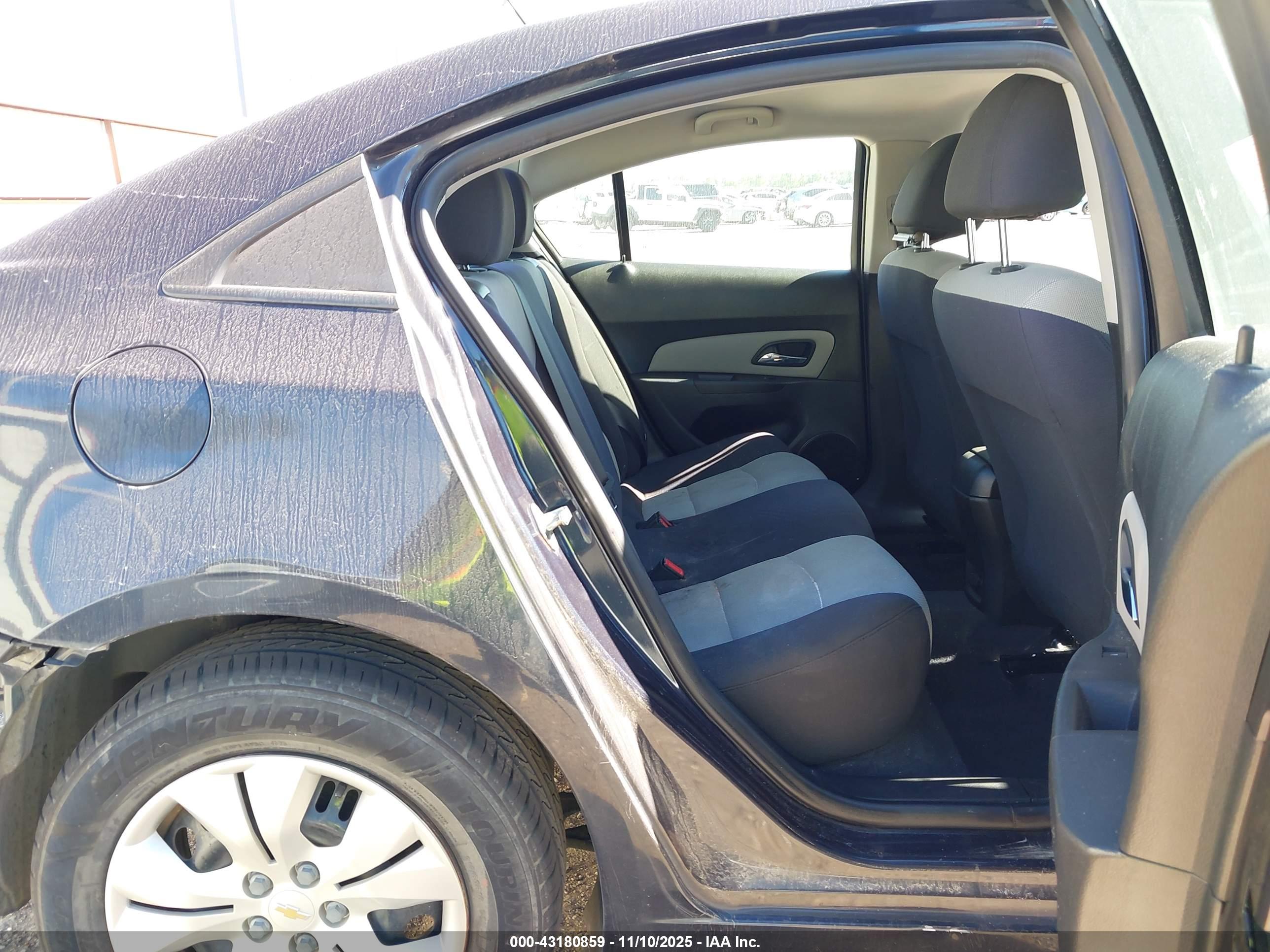 CHEVROLET CRUZE image 8