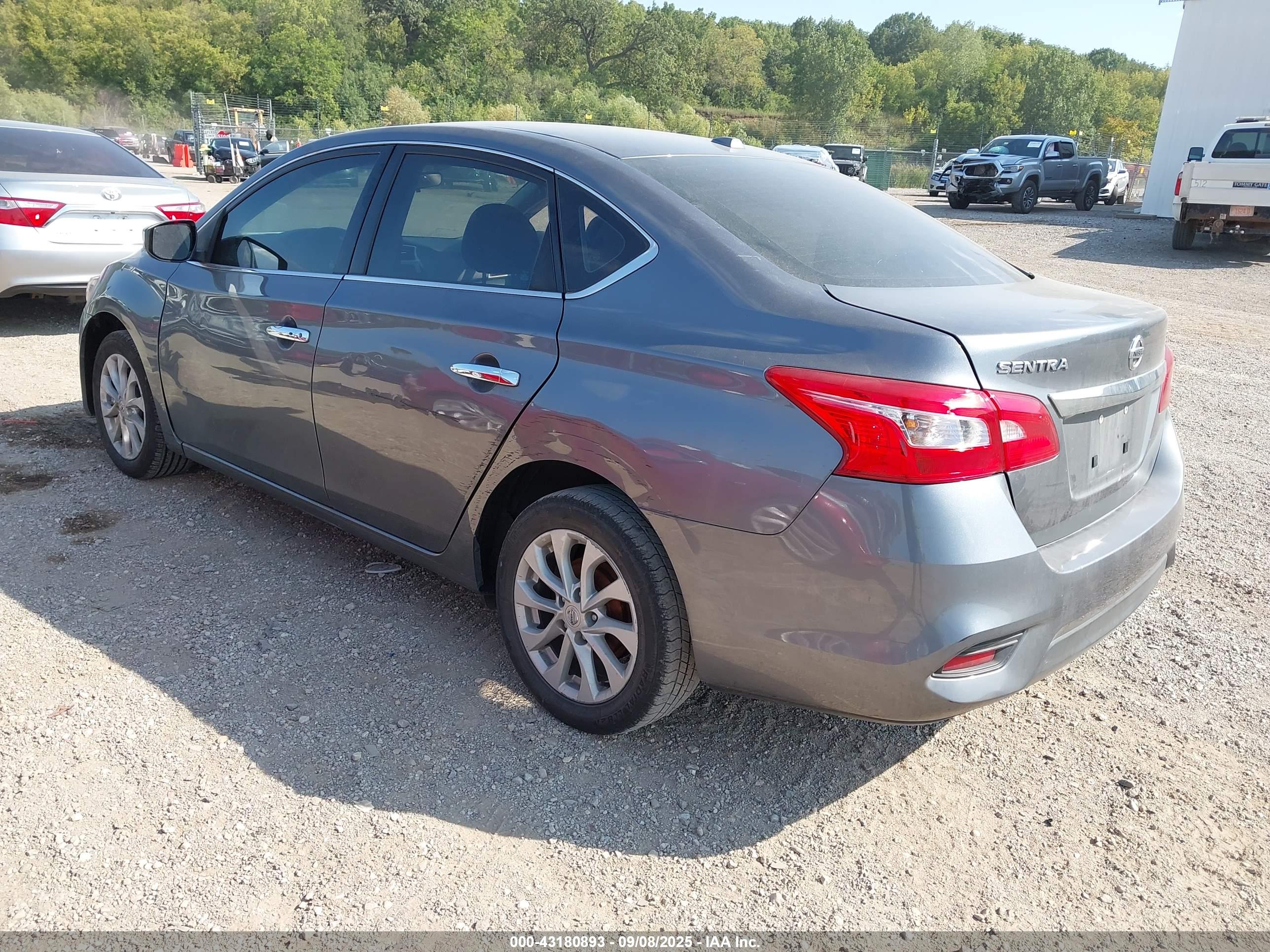 NISSAN SENTRA image 3