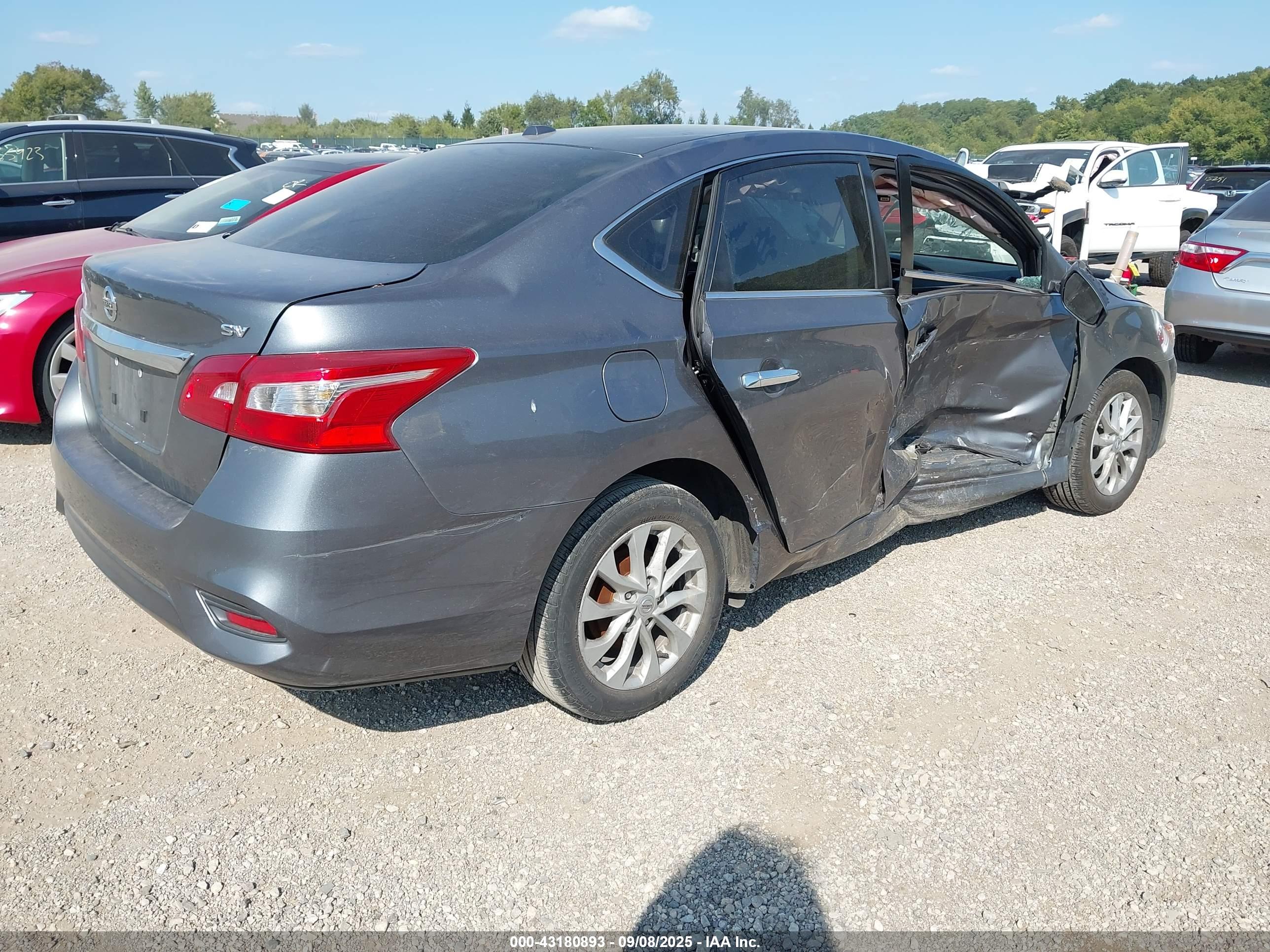 NISSAN SENTRA image 4