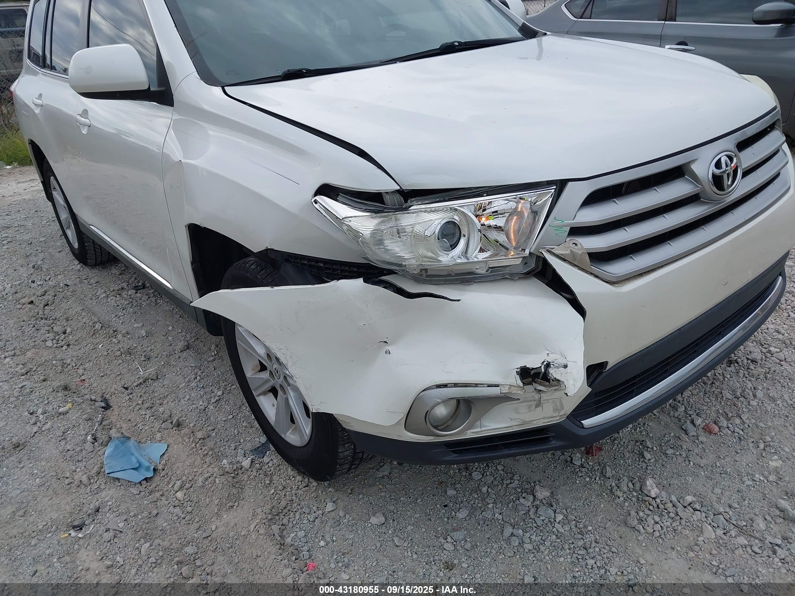 TOYOTA HIGHLANDER image 6