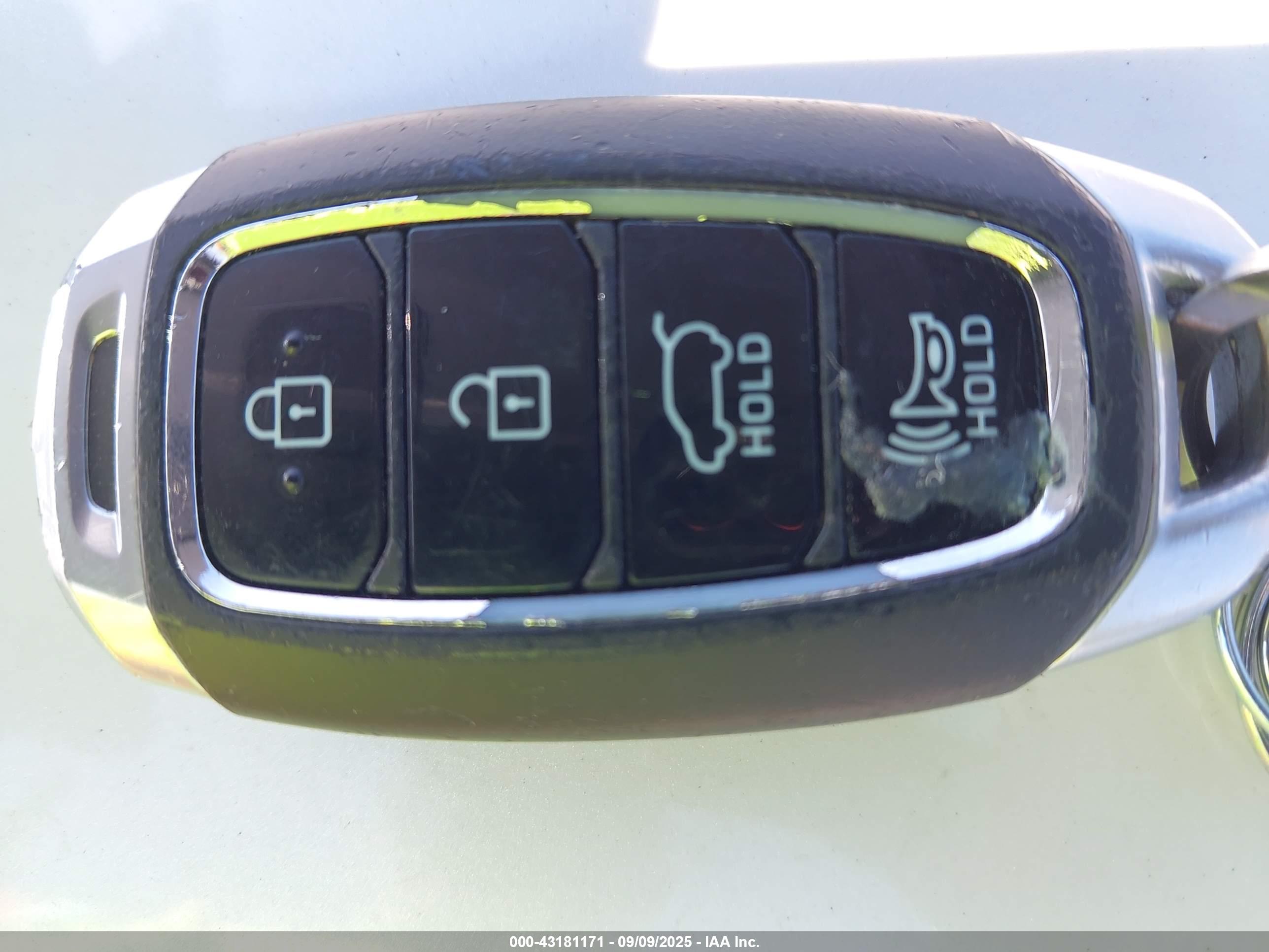 HYUNDAI KONA image 11