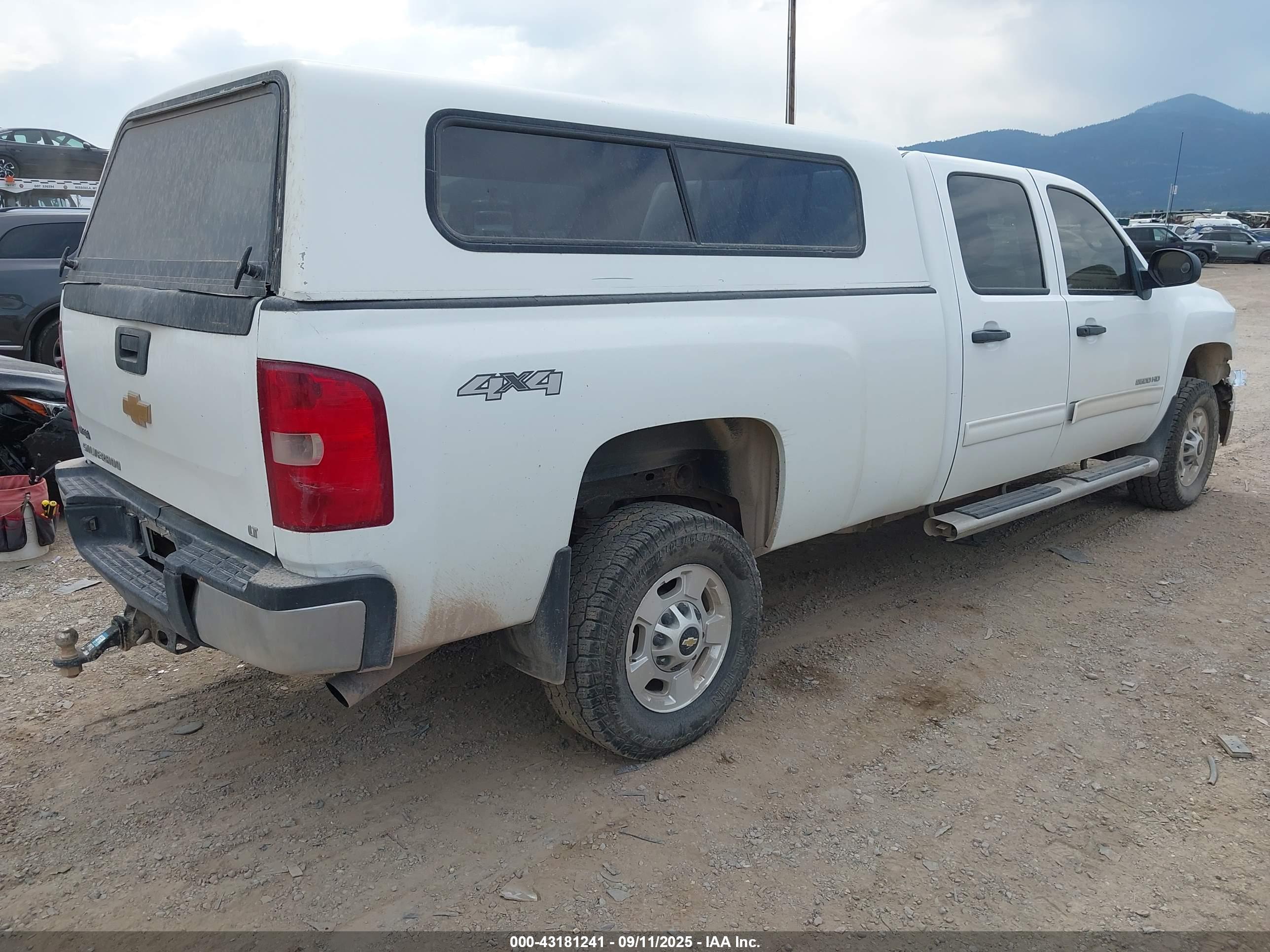 CHEVROLET SILVERADO image 4