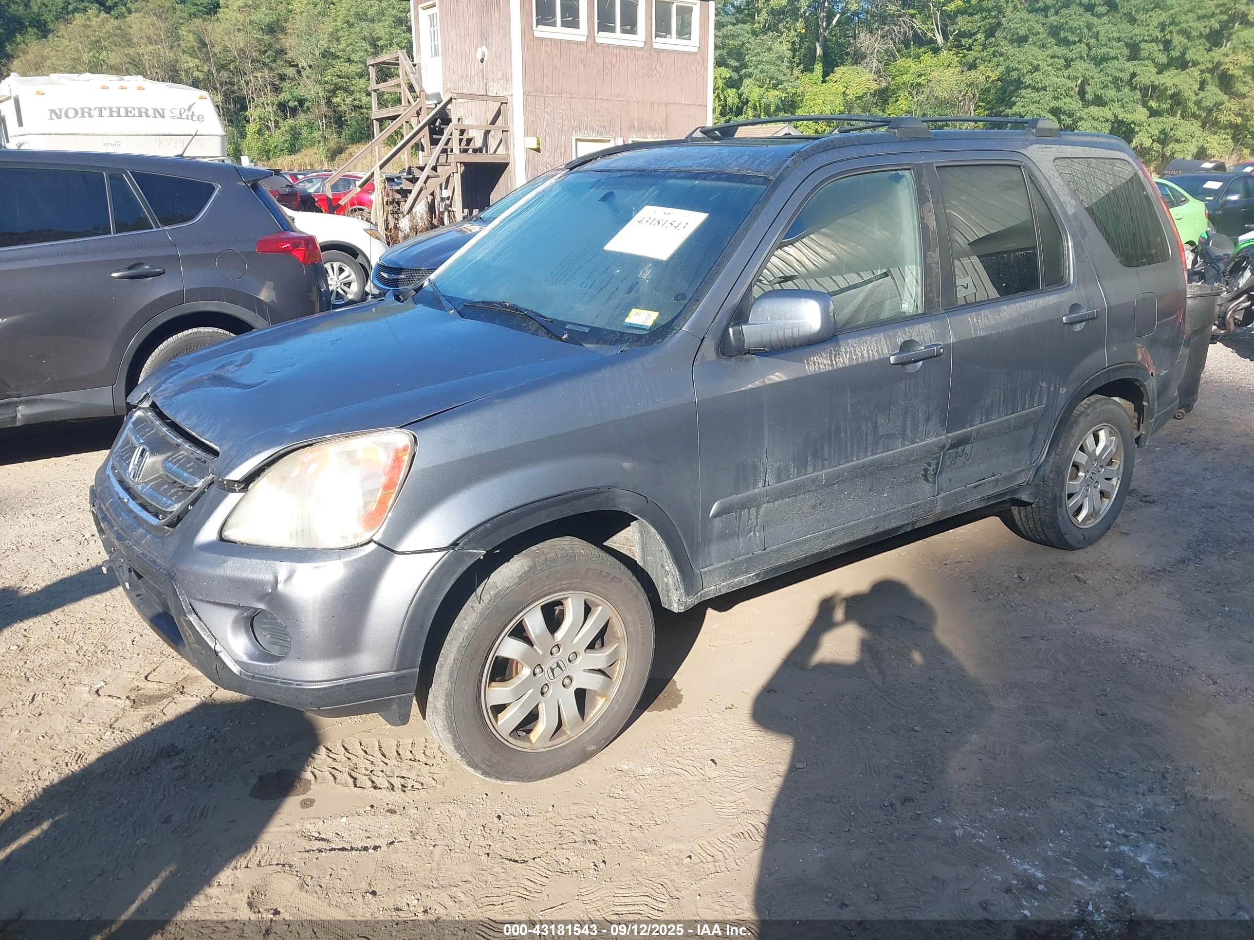 HONDA CR-V image 2
