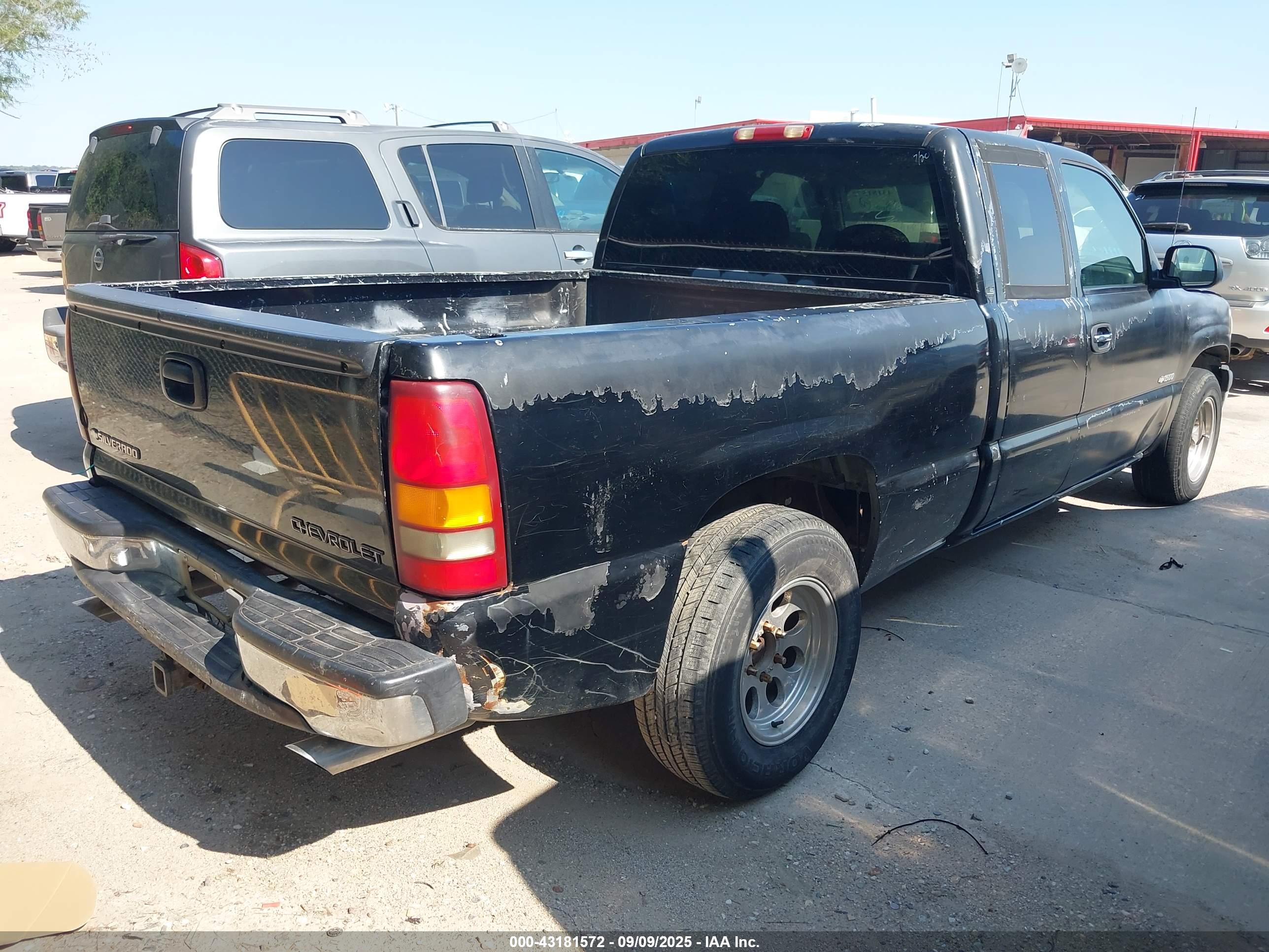 CHEVROLET SILVERADO image 4