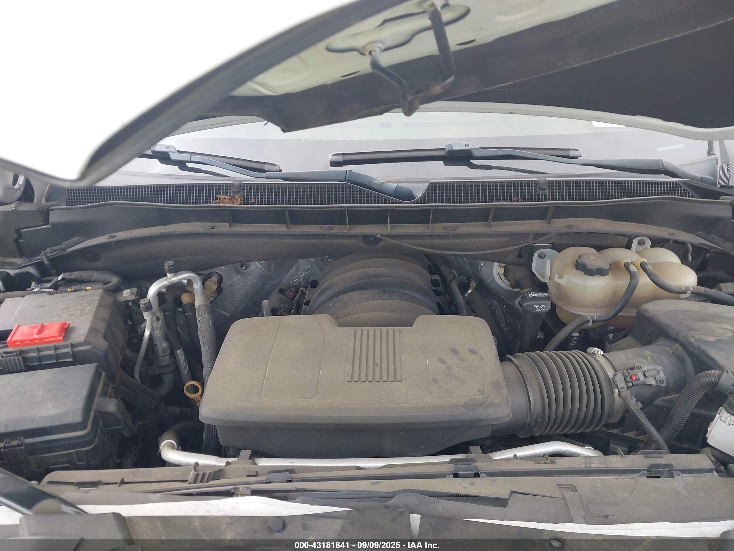 CHEVROLET TAHOE image 10