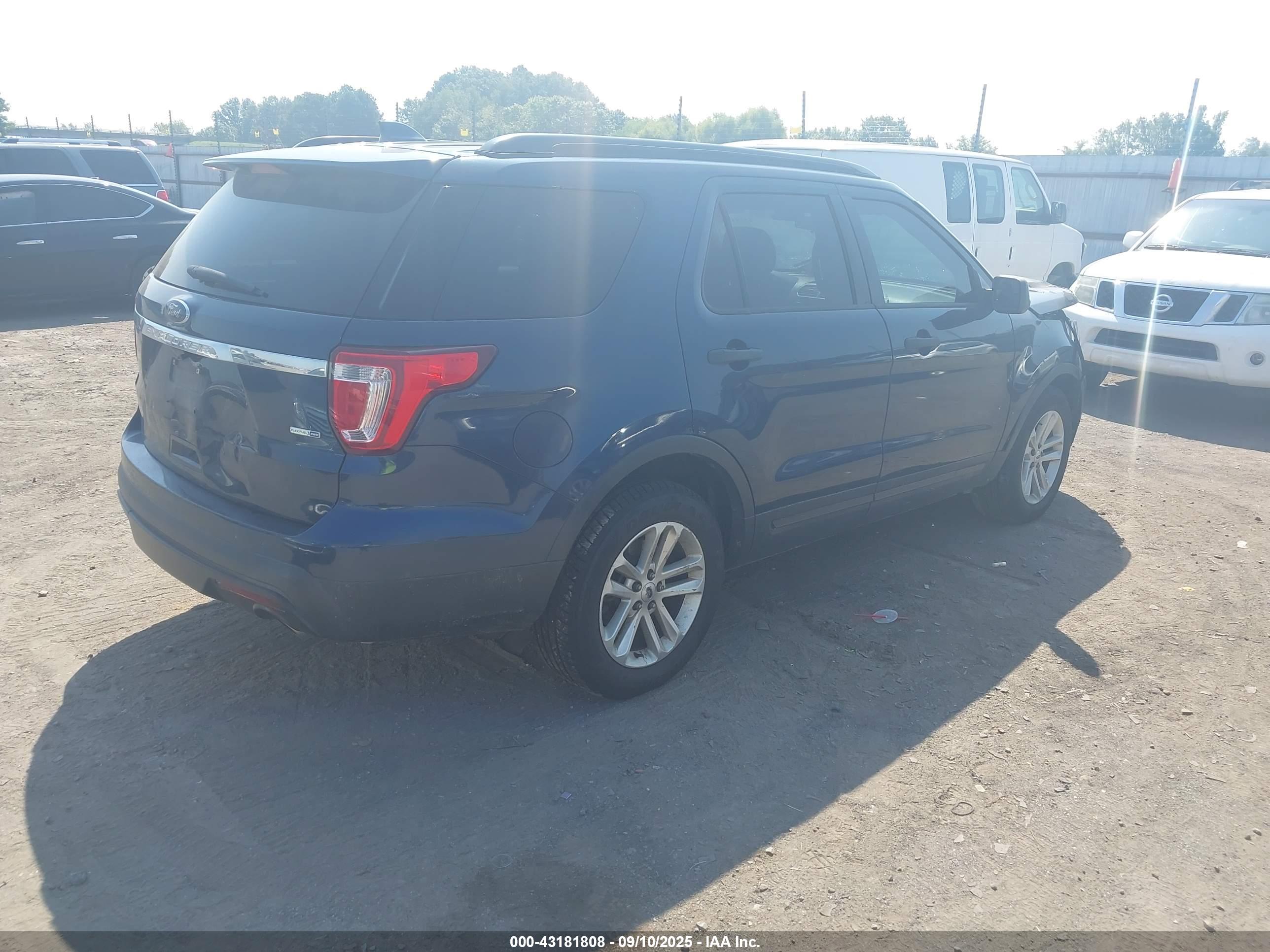 FORD EXPLORER image 4