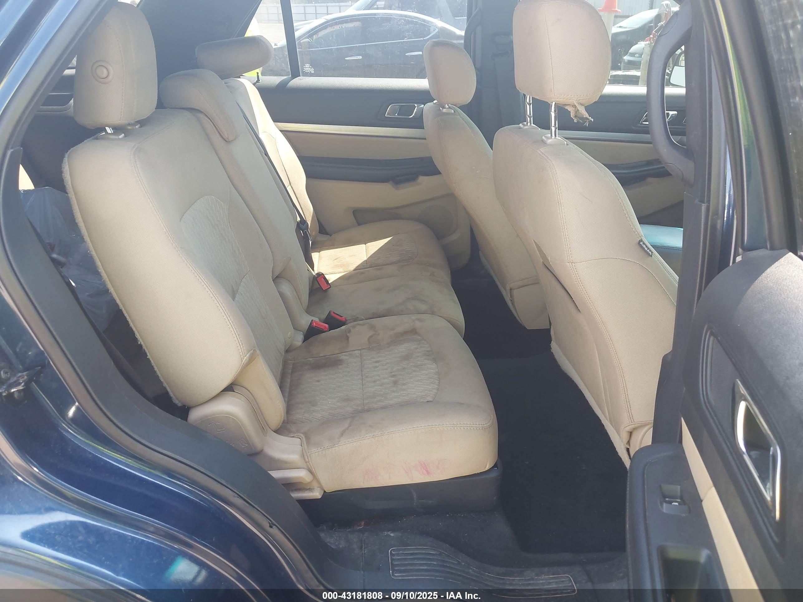 FORD EXPLORER image 8