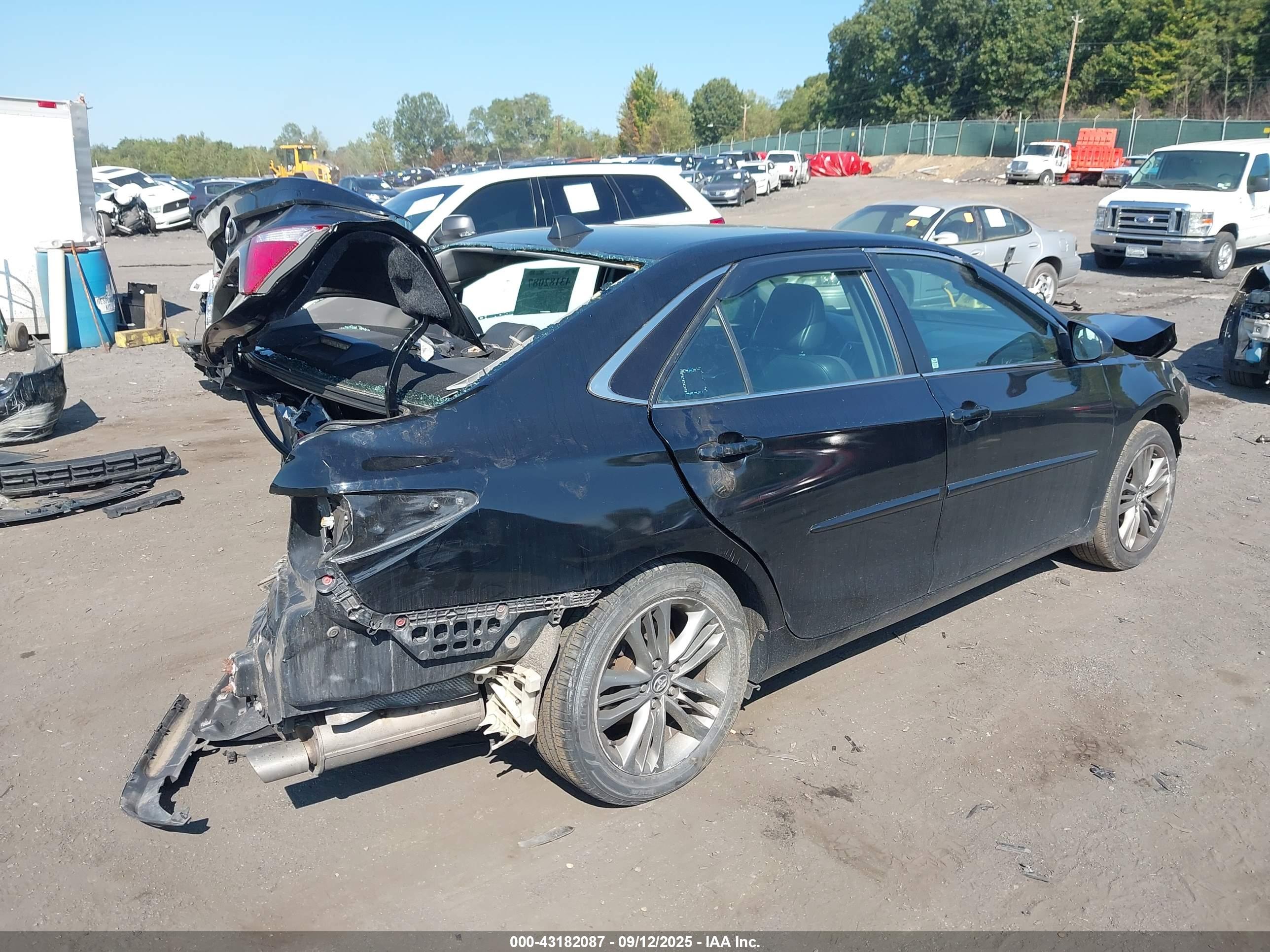 TOYOTA CAMRY image 4