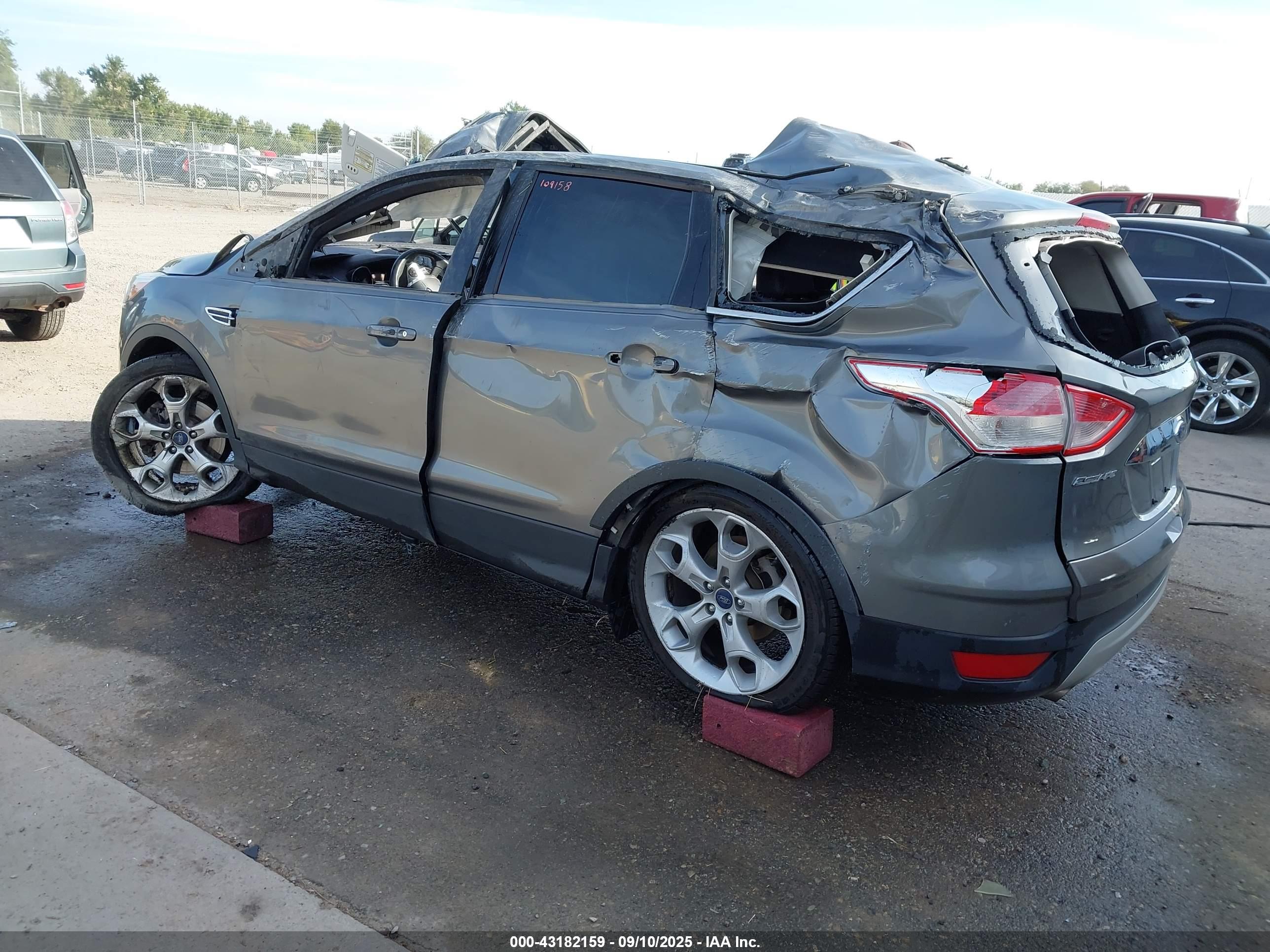 FORD ESCAPE image 3