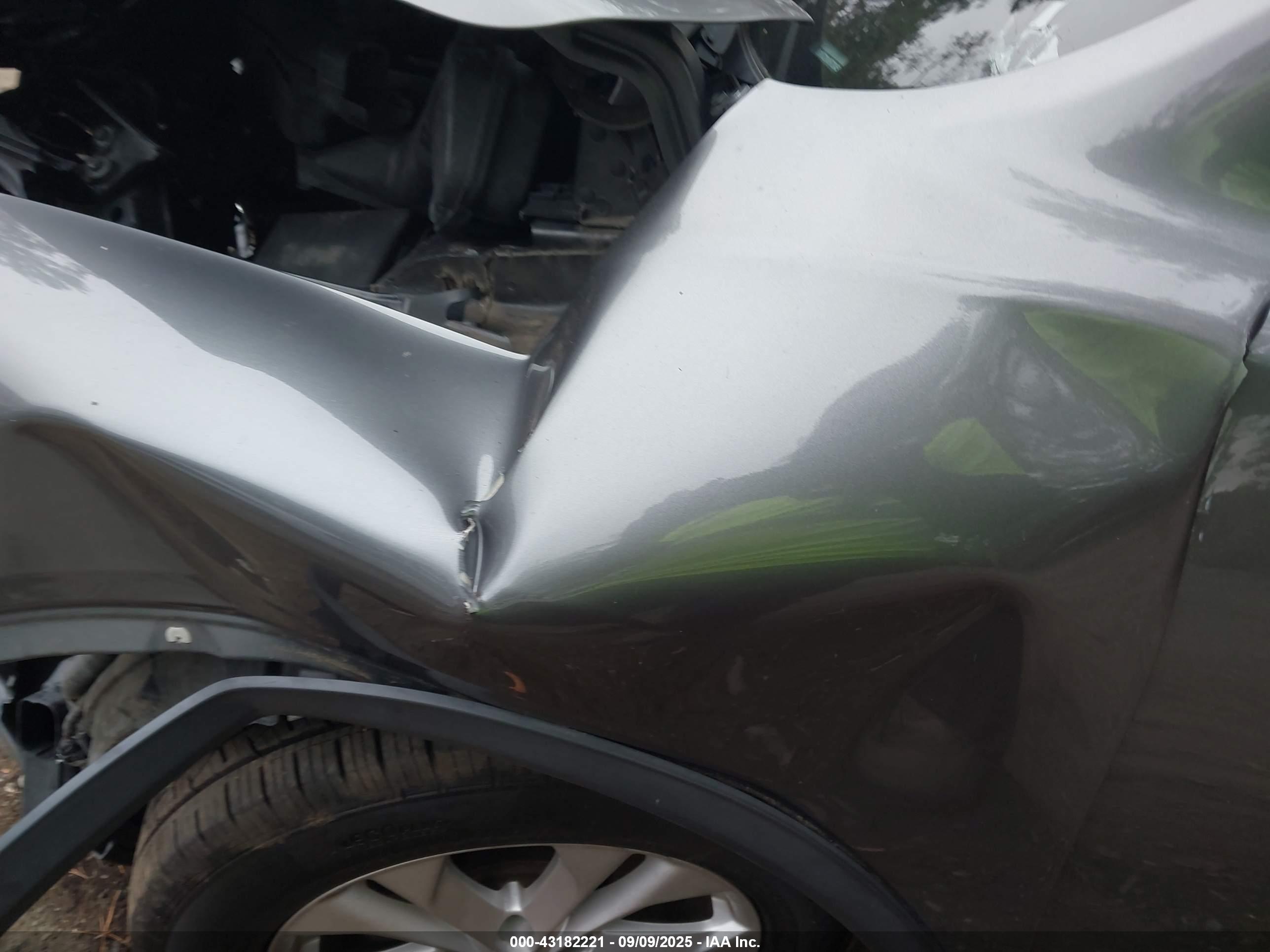 NISSAN ROGUE image 6