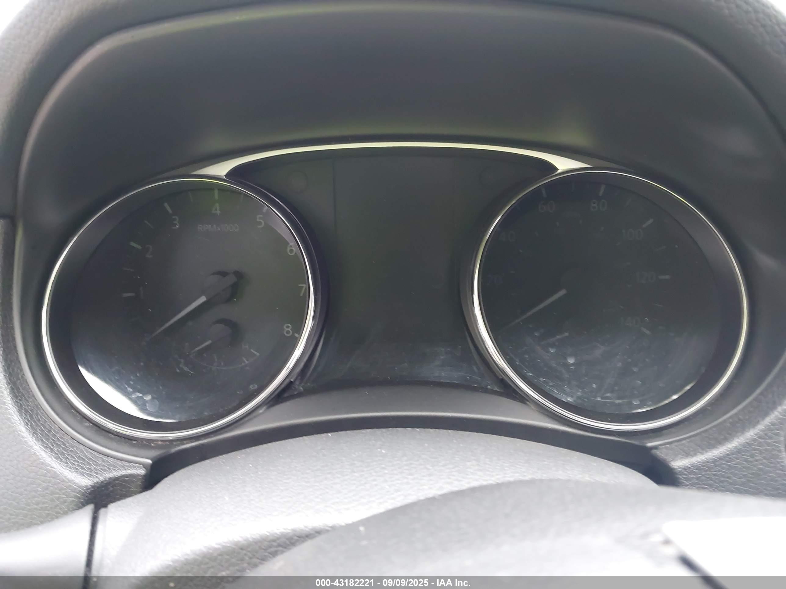 NISSAN ROGUE image 7