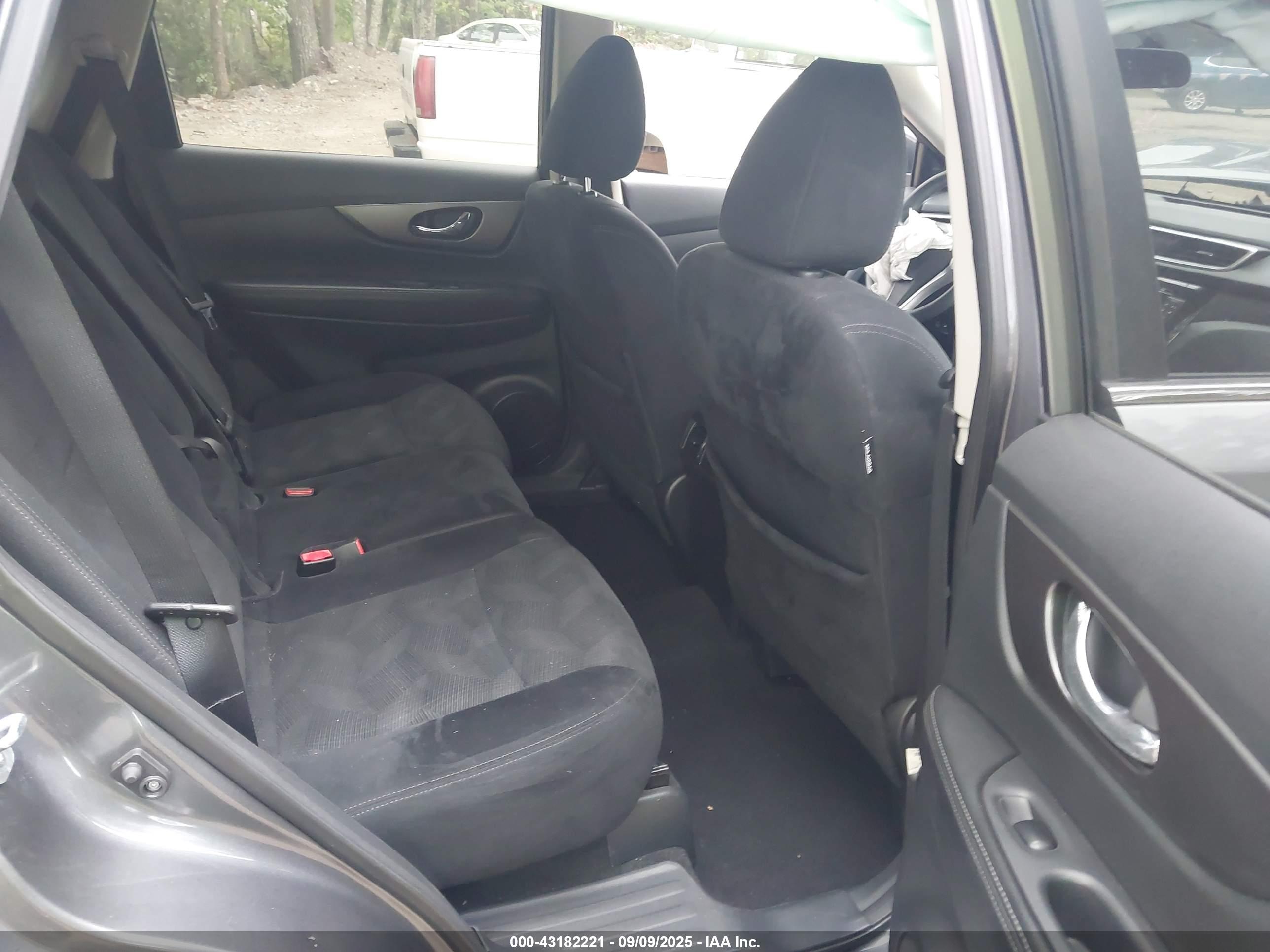 NISSAN ROGUE image 8