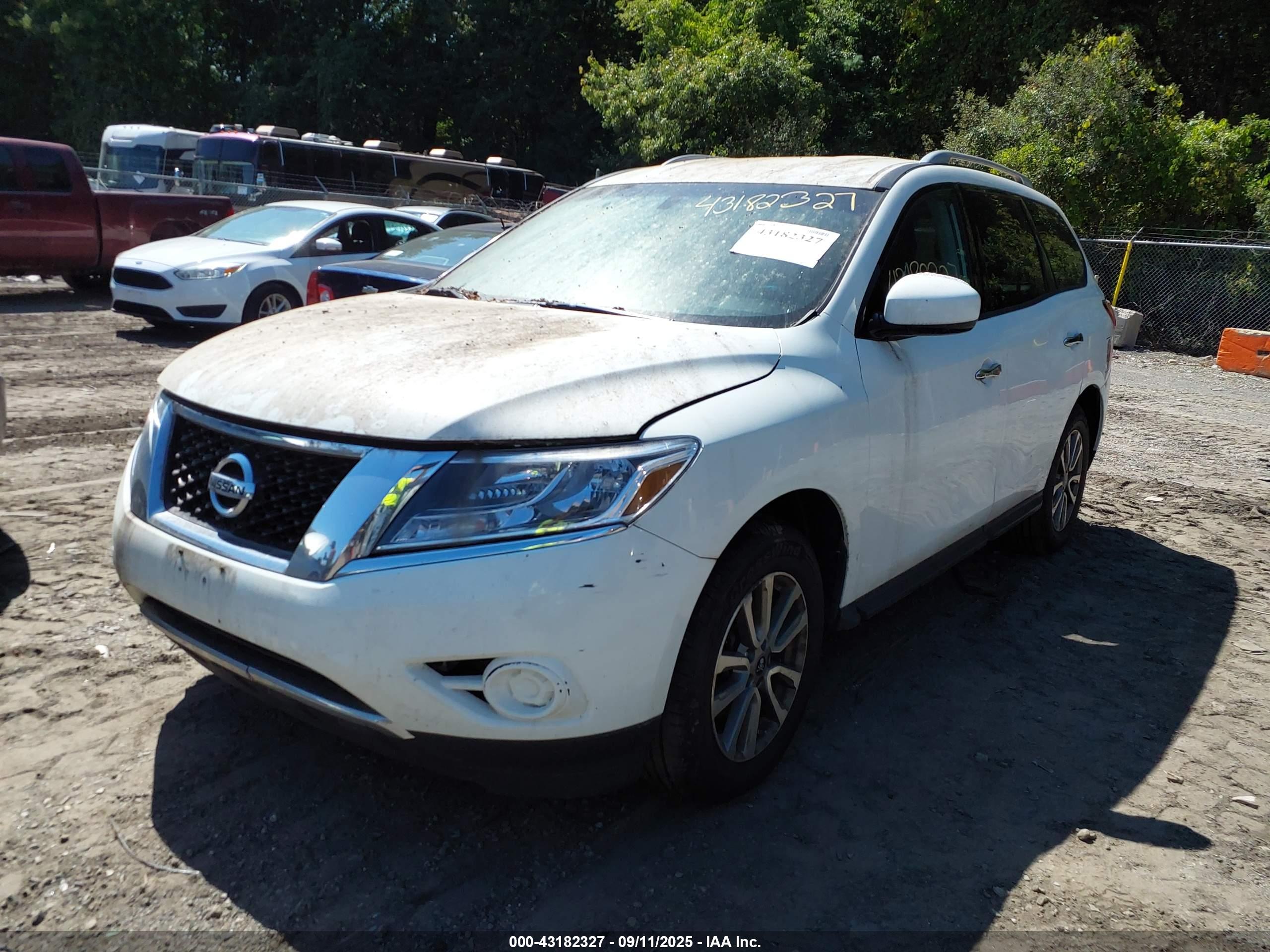 NISSAN PATHFINDER image 2
