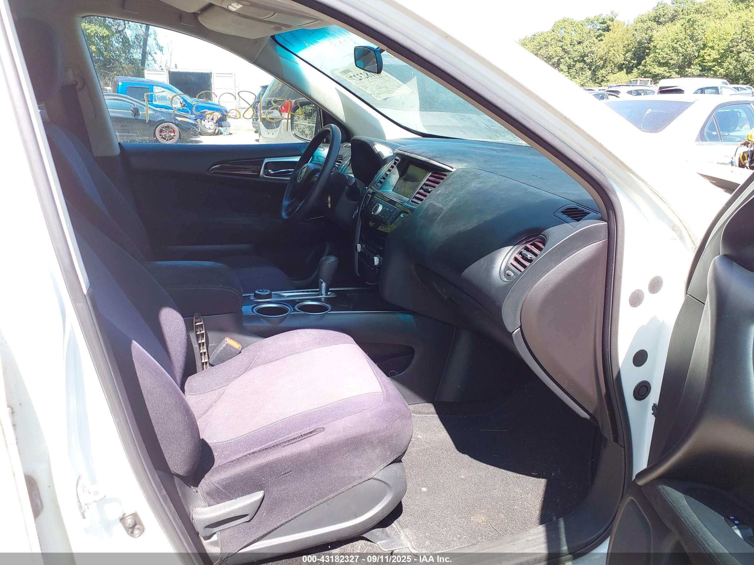 NISSAN PATHFINDER image 5