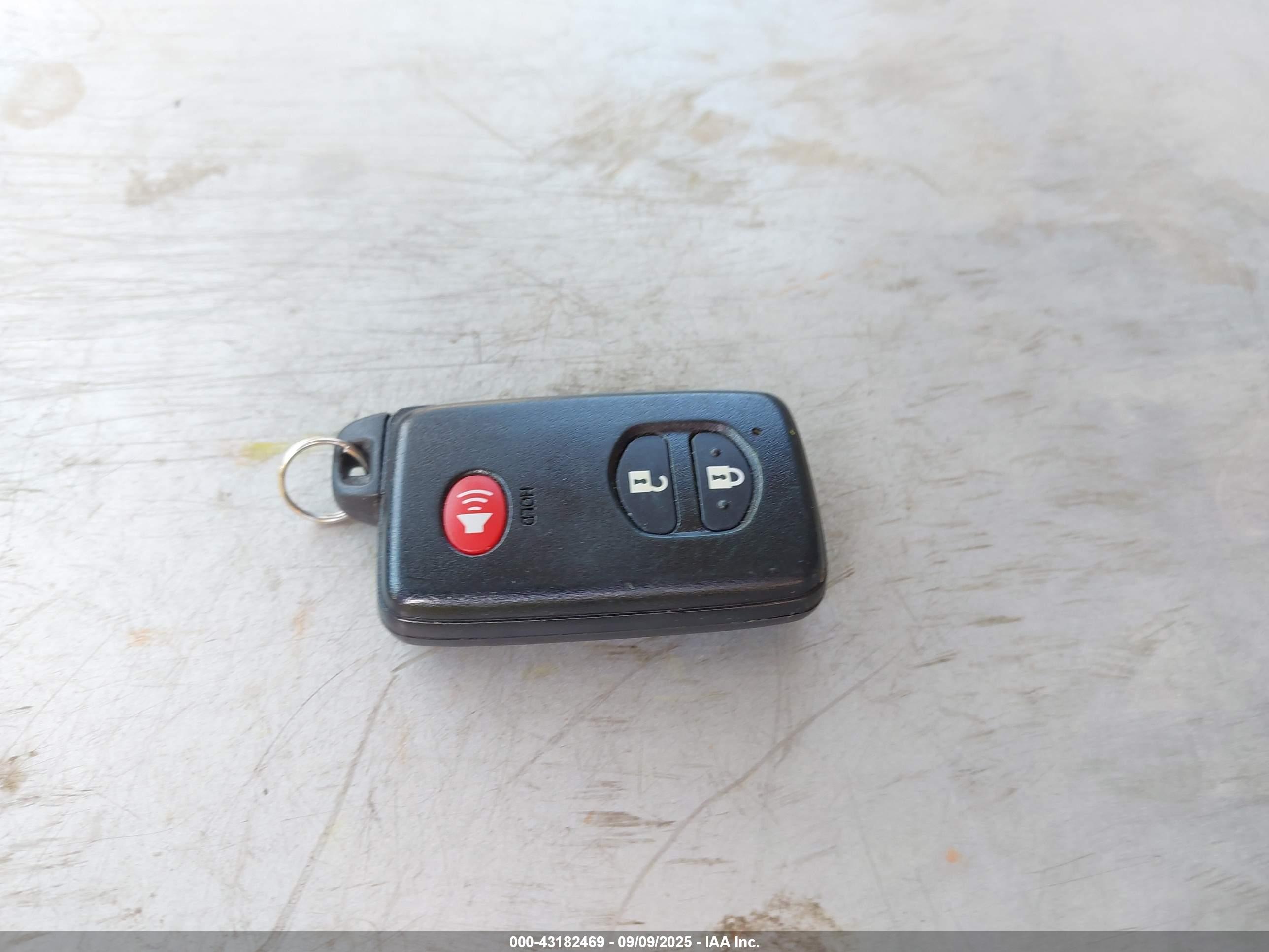 TOYOTA PRIUS image 11