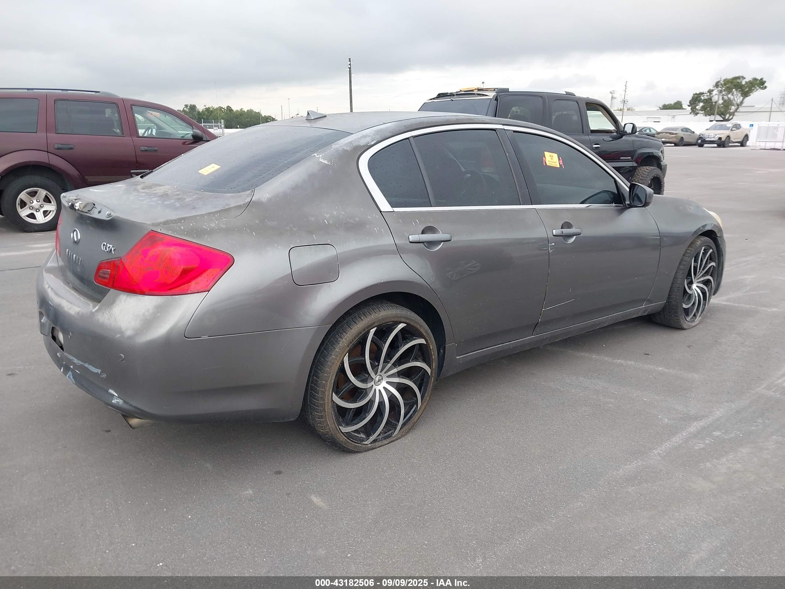 INFINITI G37X image 4