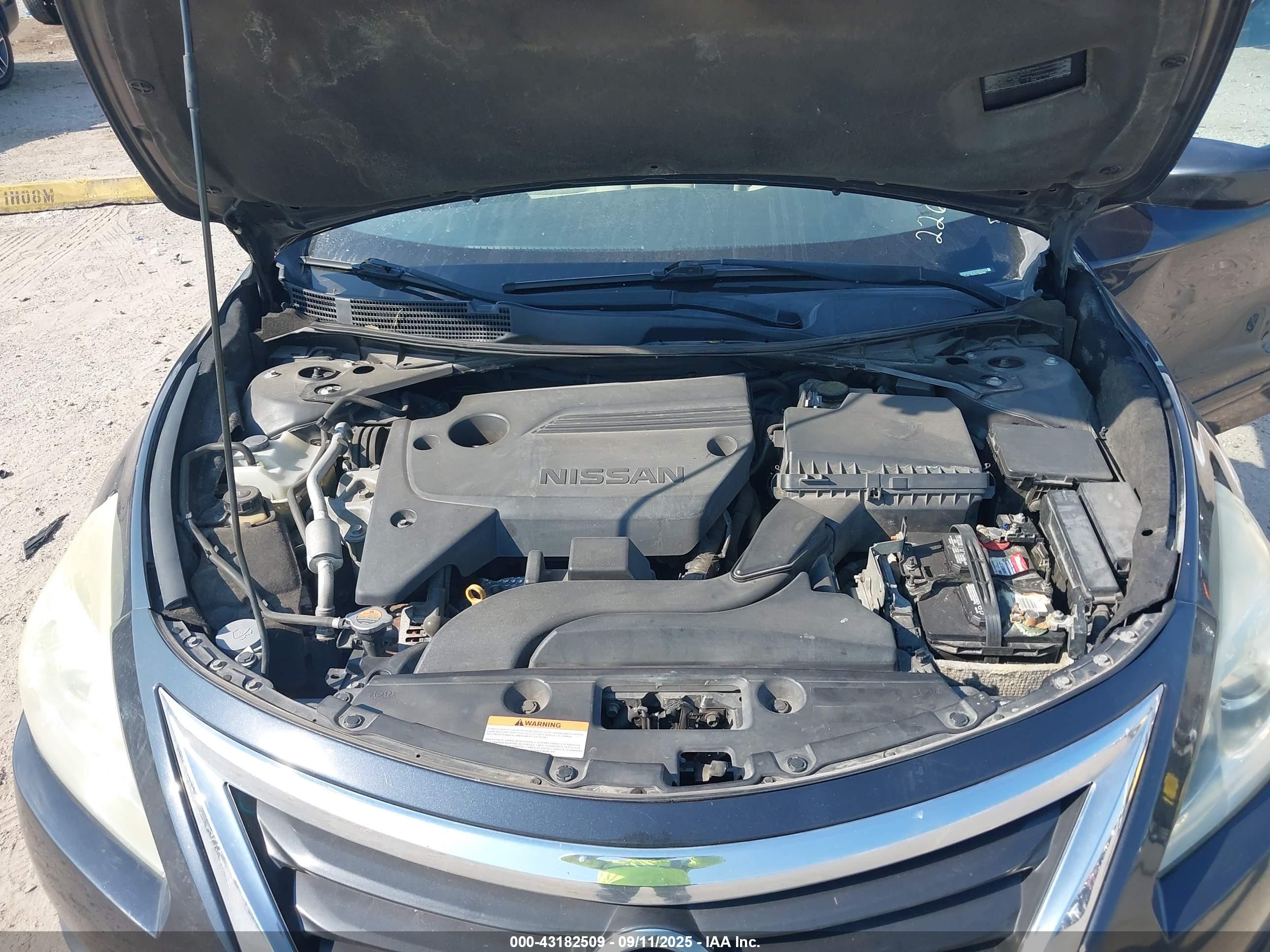 NISSAN ALTIMA image 10