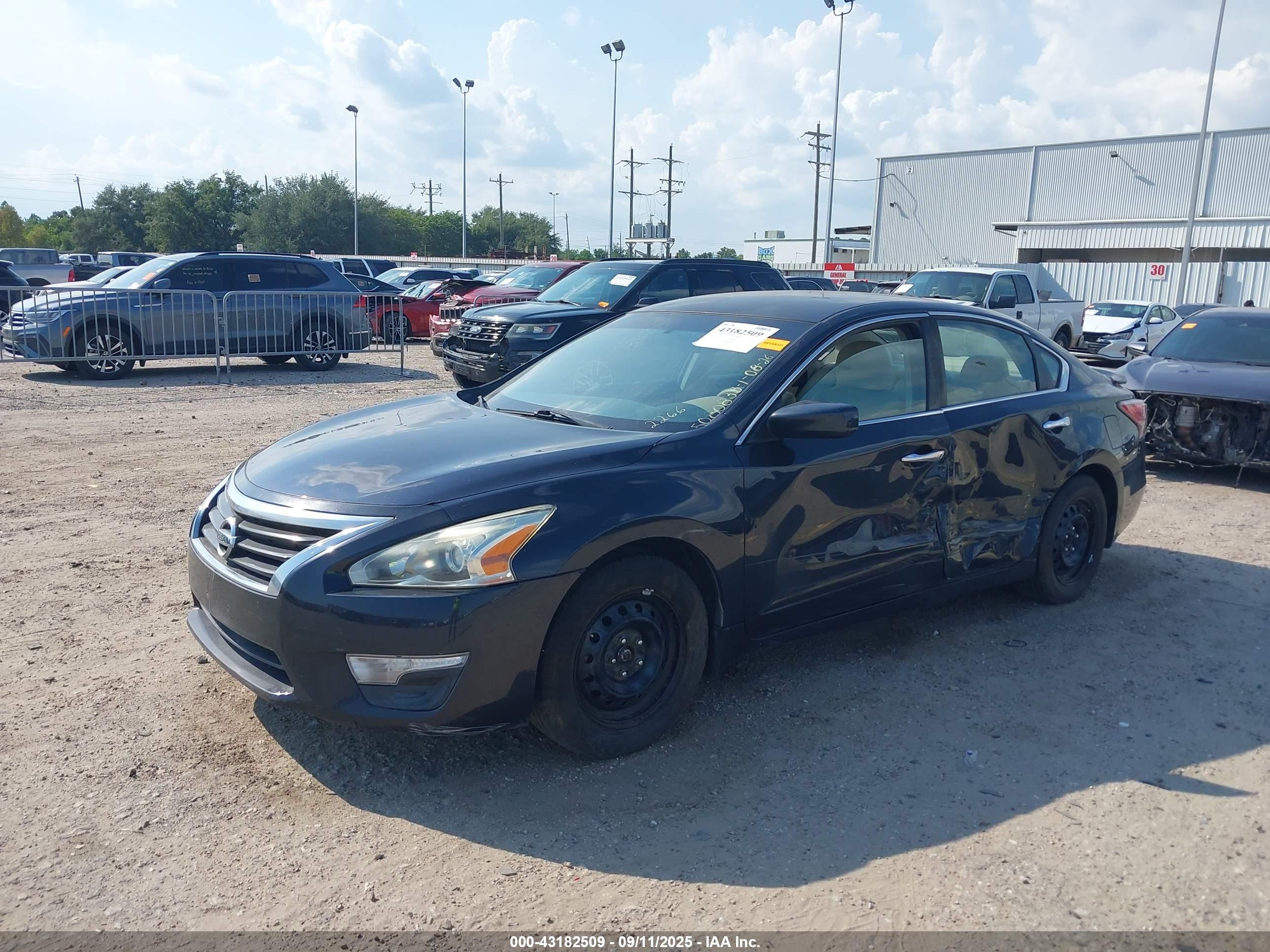 NISSAN ALTIMA image 2
