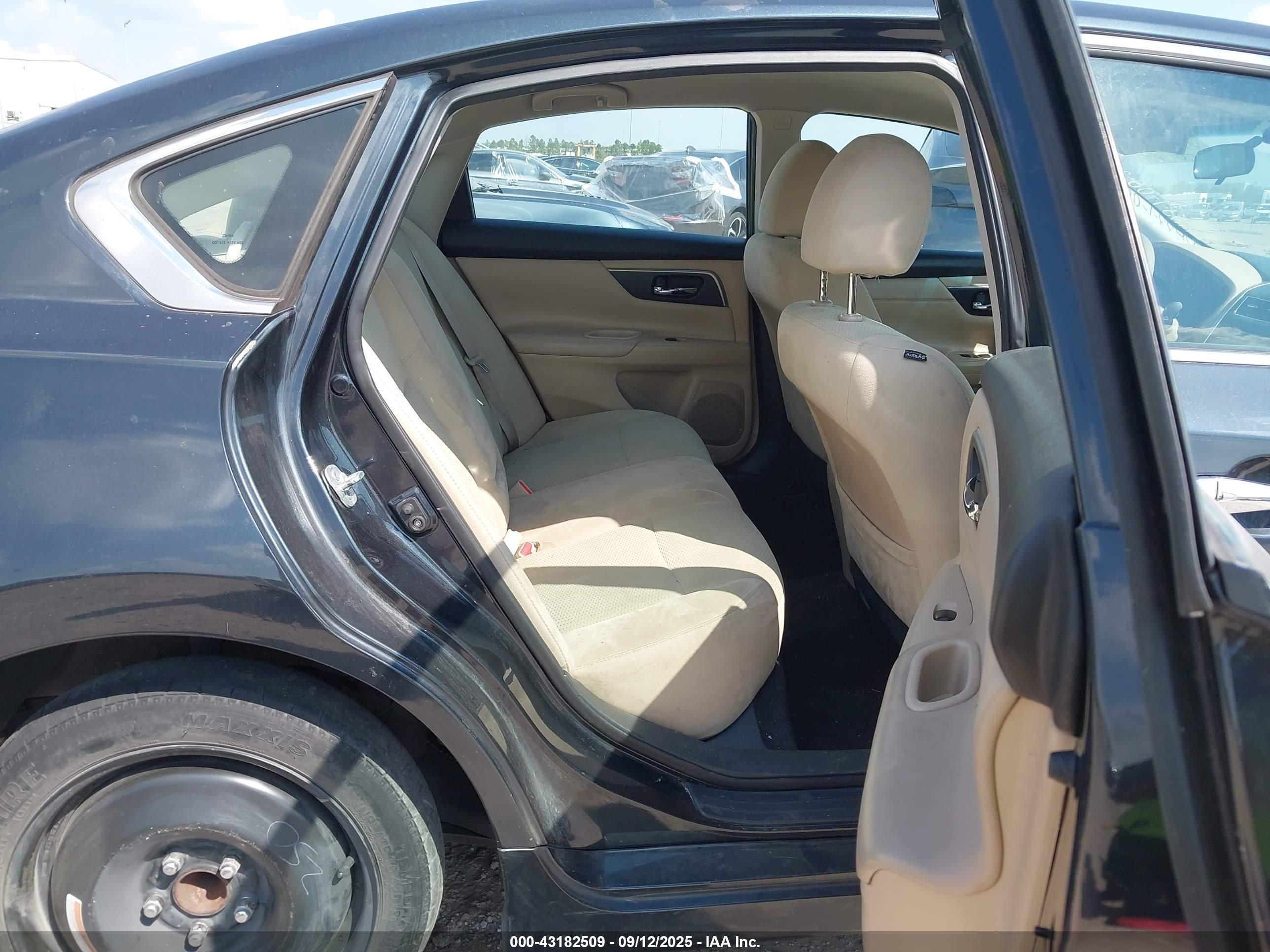 NISSAN ALTIMA image 8