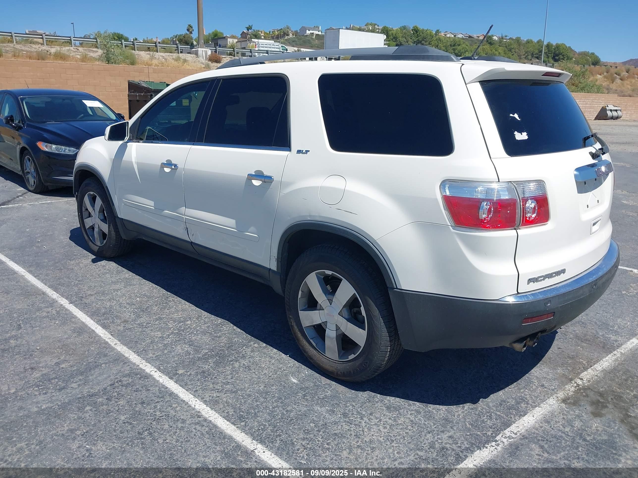 GMC ACADIA image 3