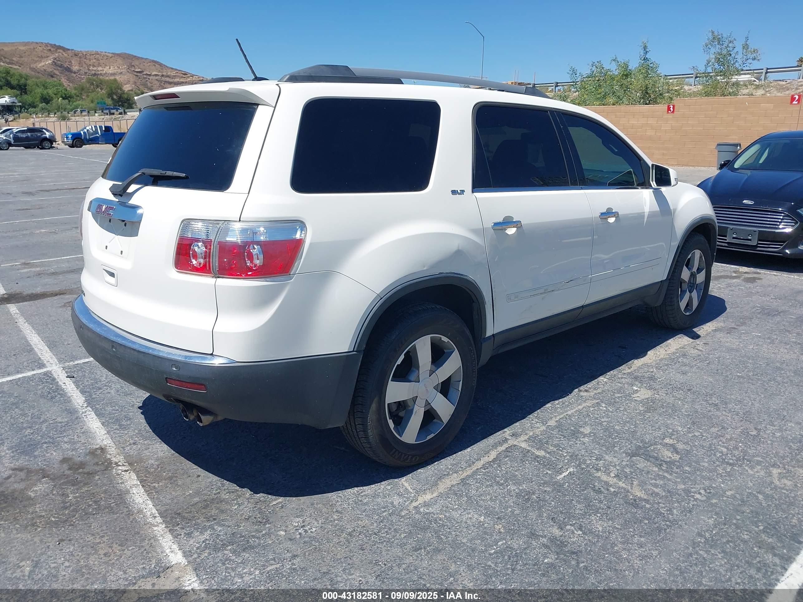 GMC ACADIA image 4