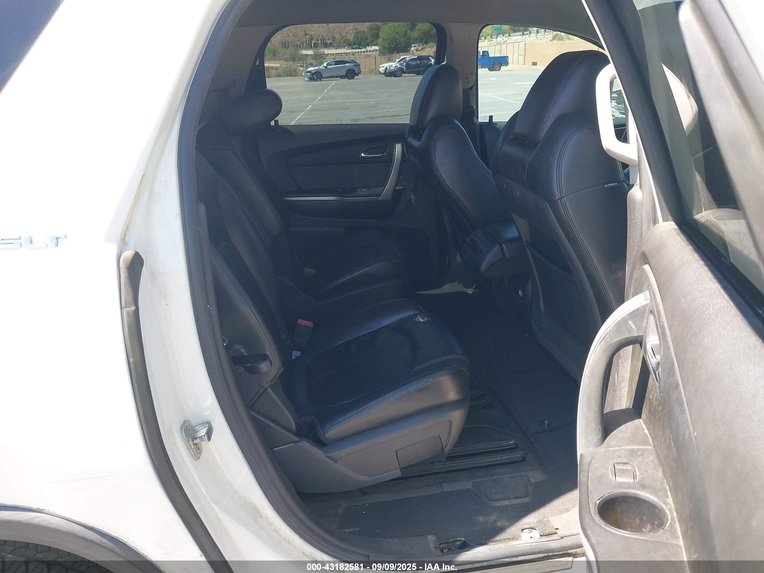 GMC ACADIA image 8