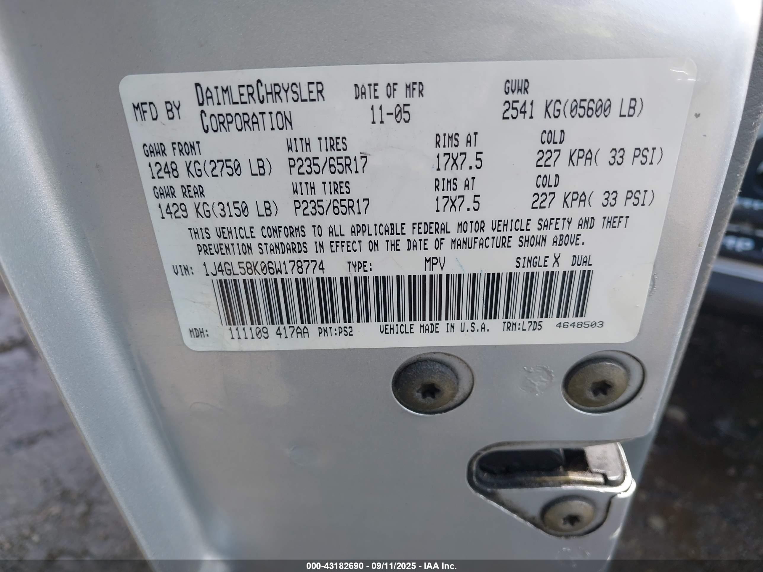 JEEP LIBERTY image 9