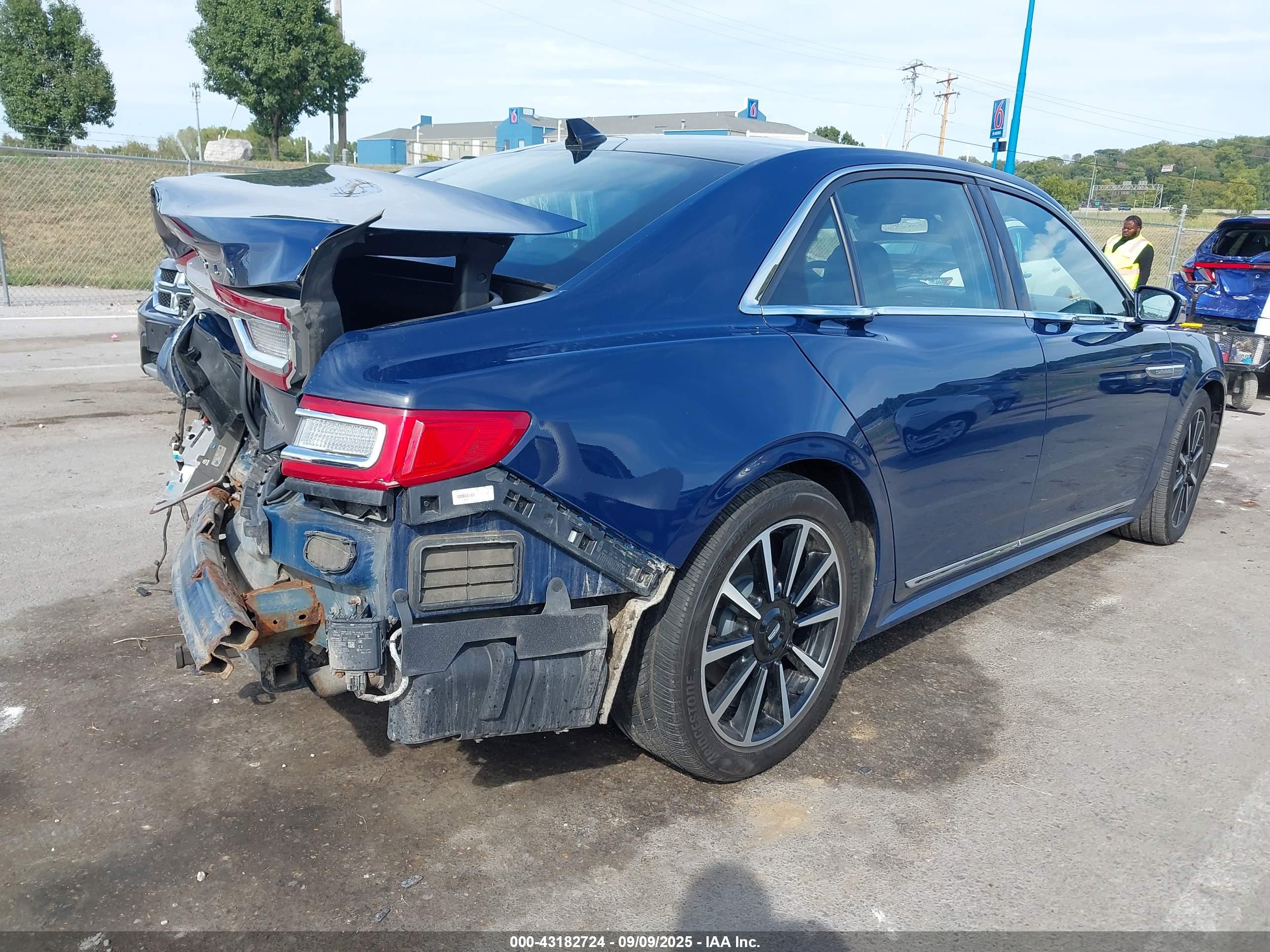 LINCOLN CONTINENTAL image 4