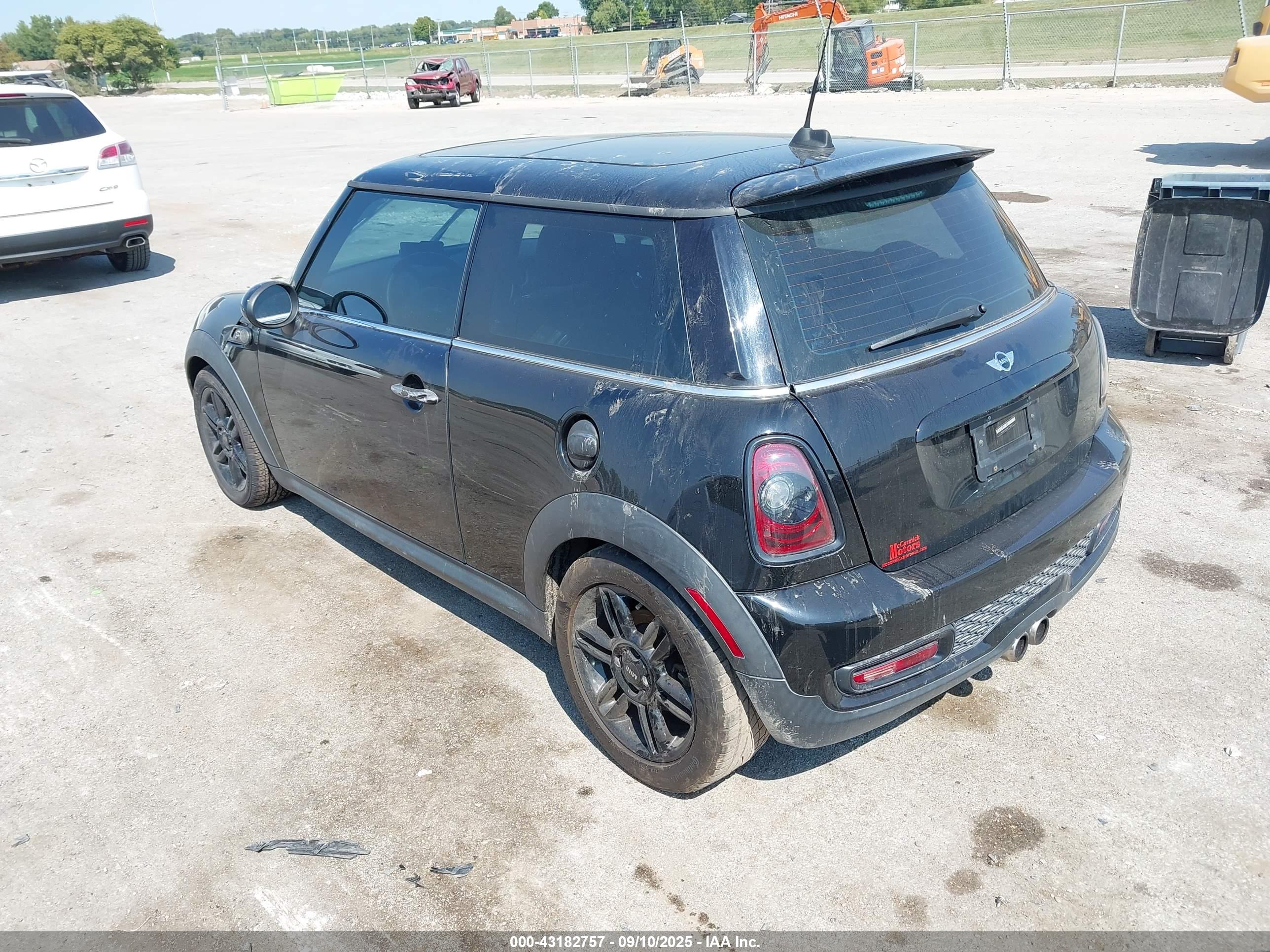 MINI COOPER image 3
