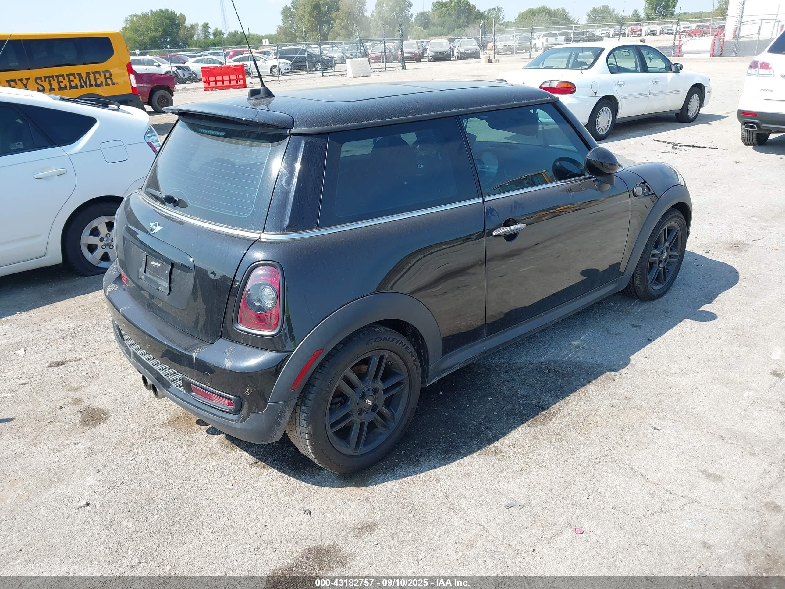 MINI COOPER image 4