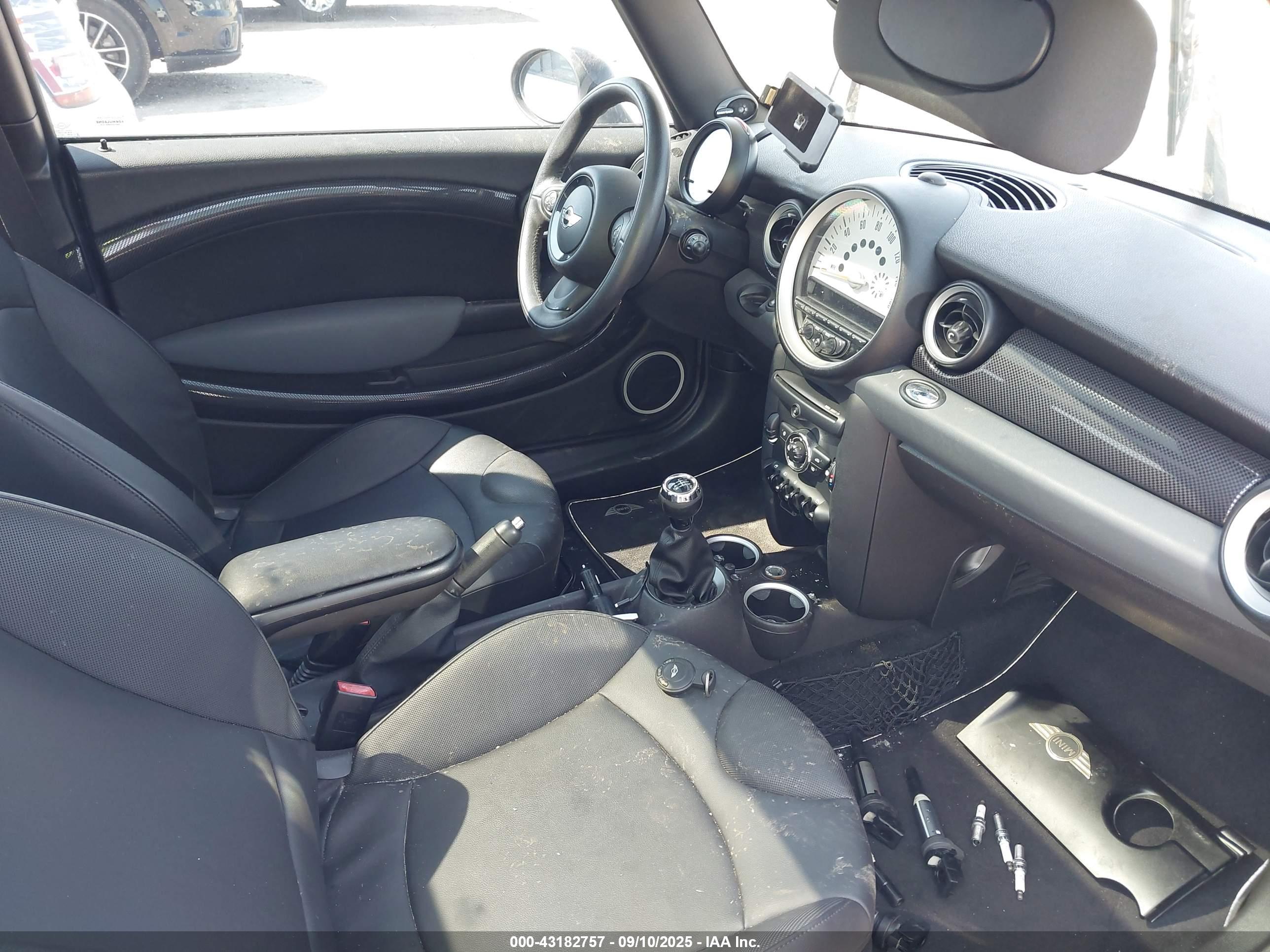 MINI COOPER image 5