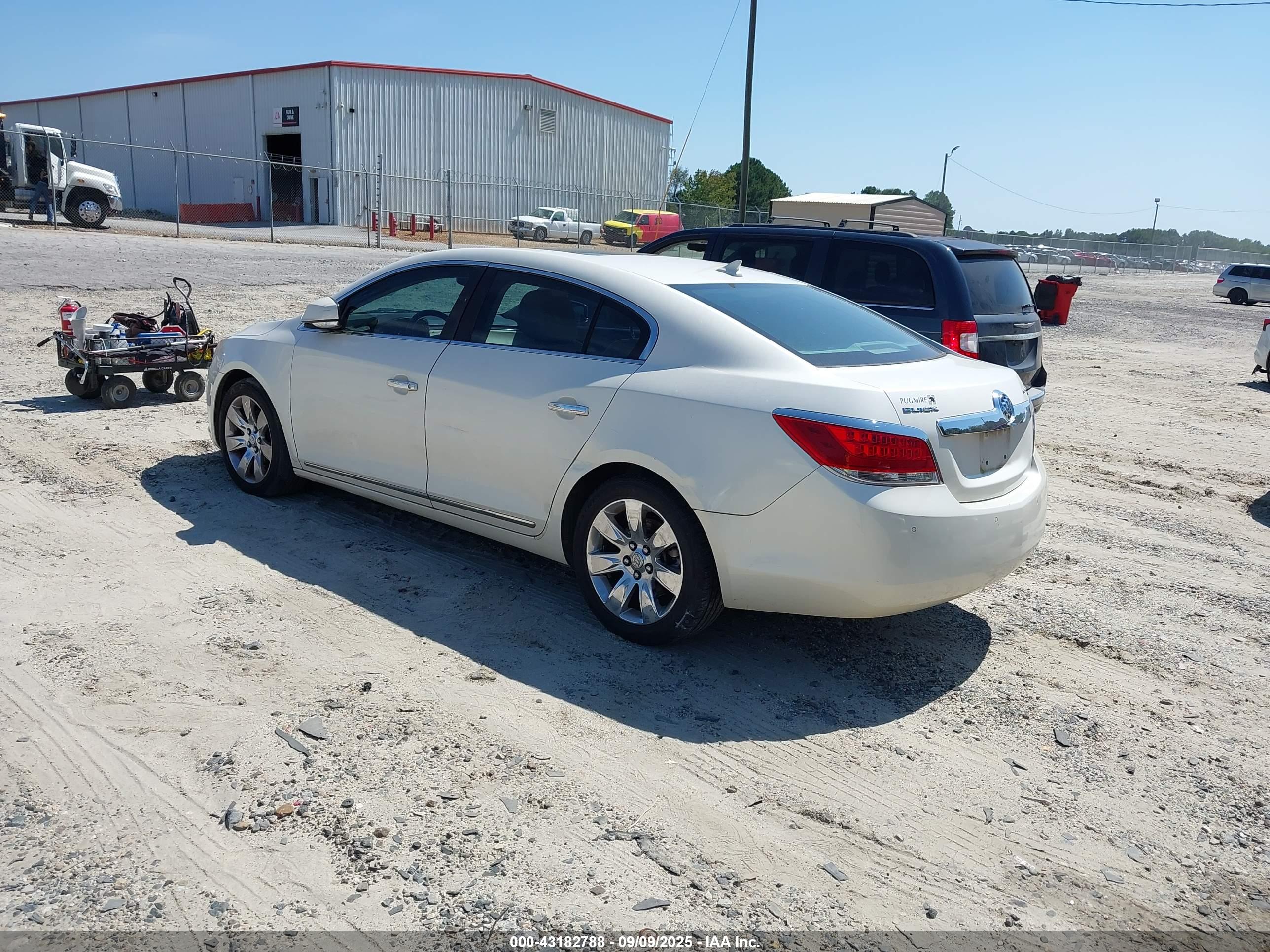 BUICK LACROSSE image 3