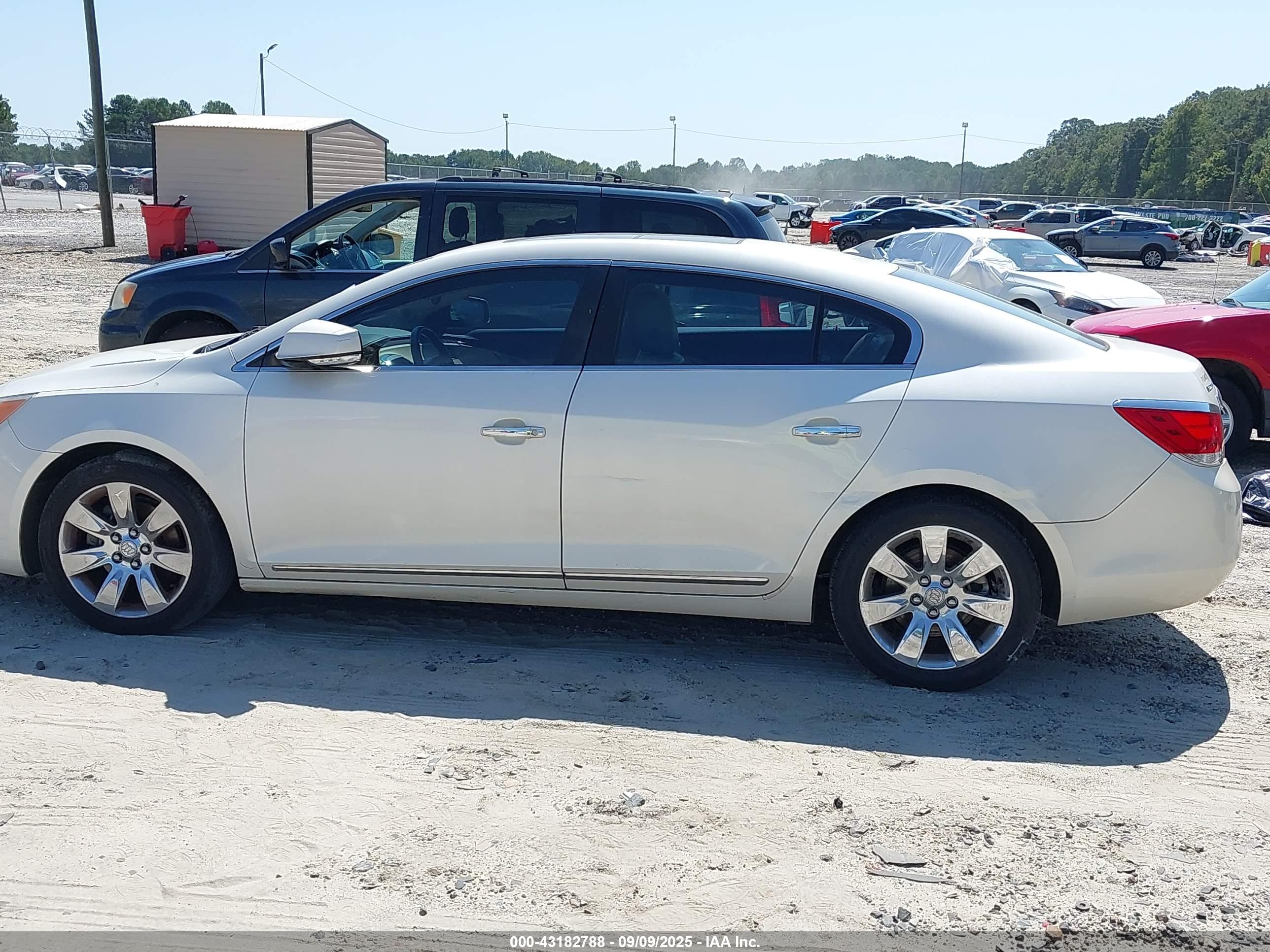 BUICK LACROSSE image 6