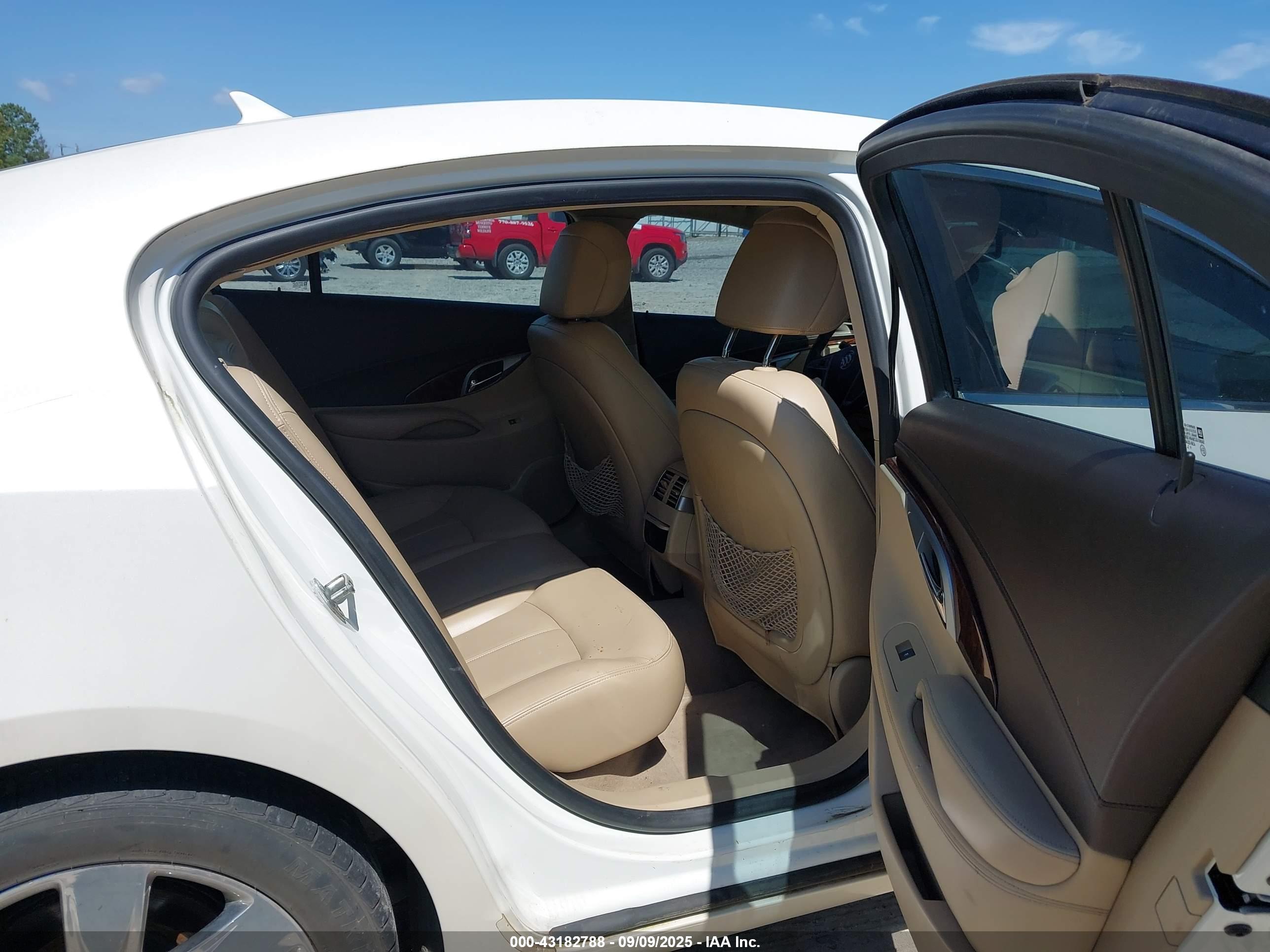 BUICK LACROSSE image 8