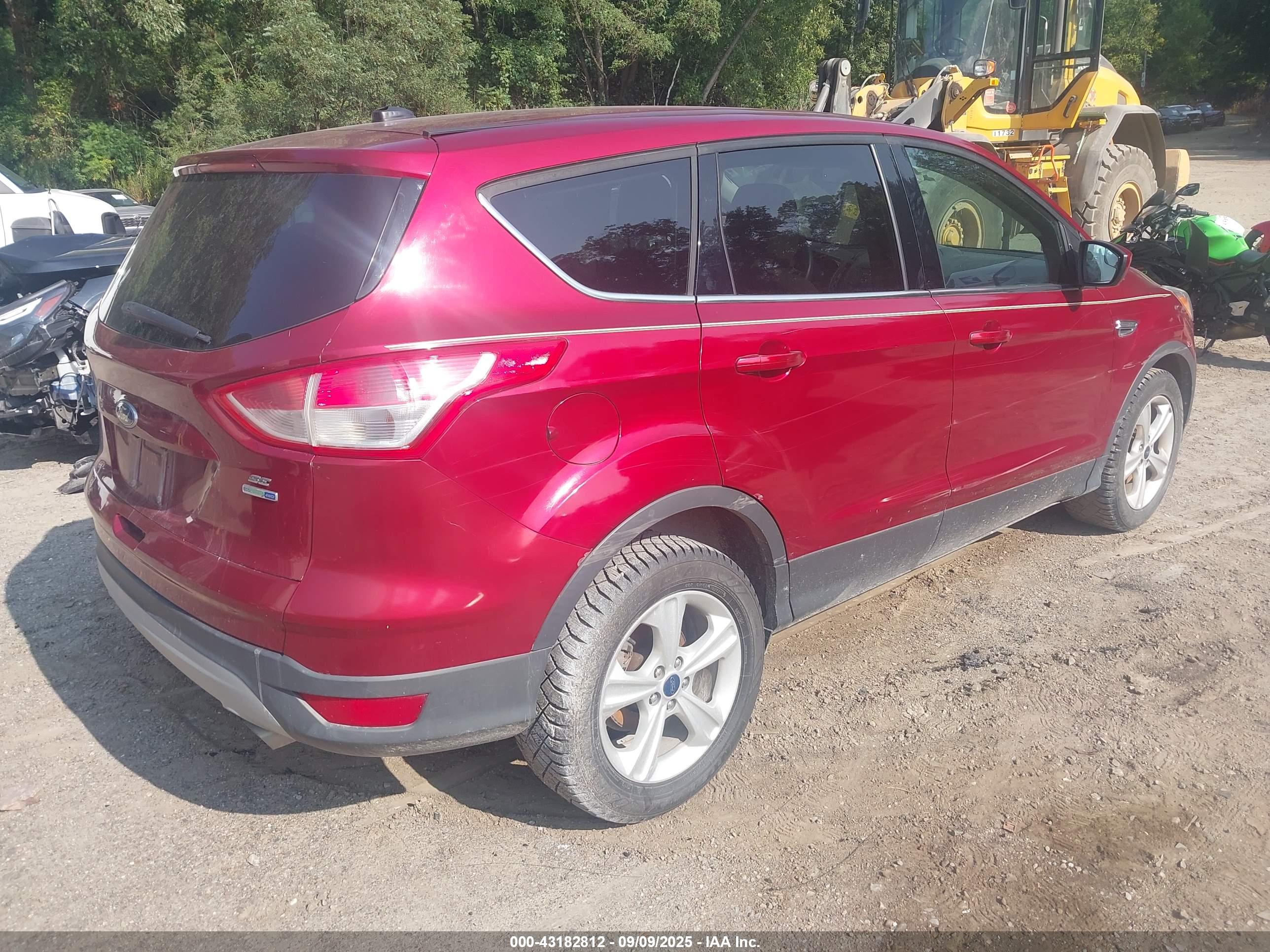 FORD ESCAPE image 4