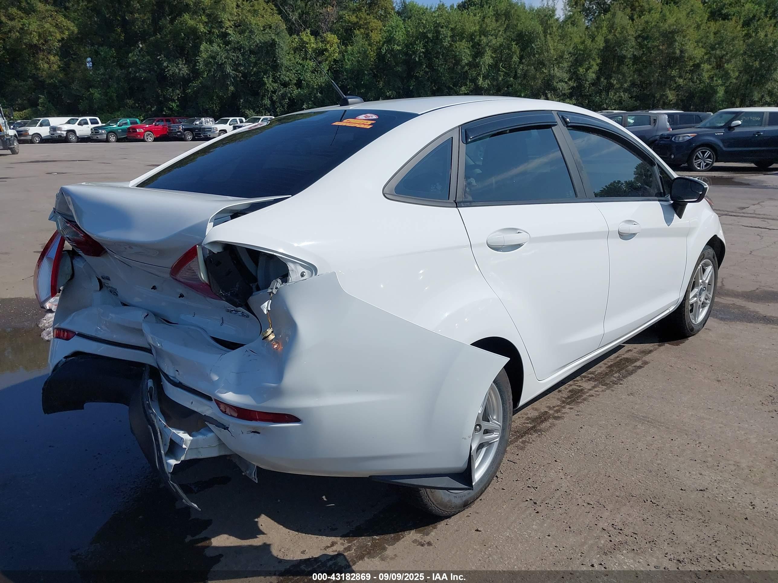 FORD FIESTA image 4