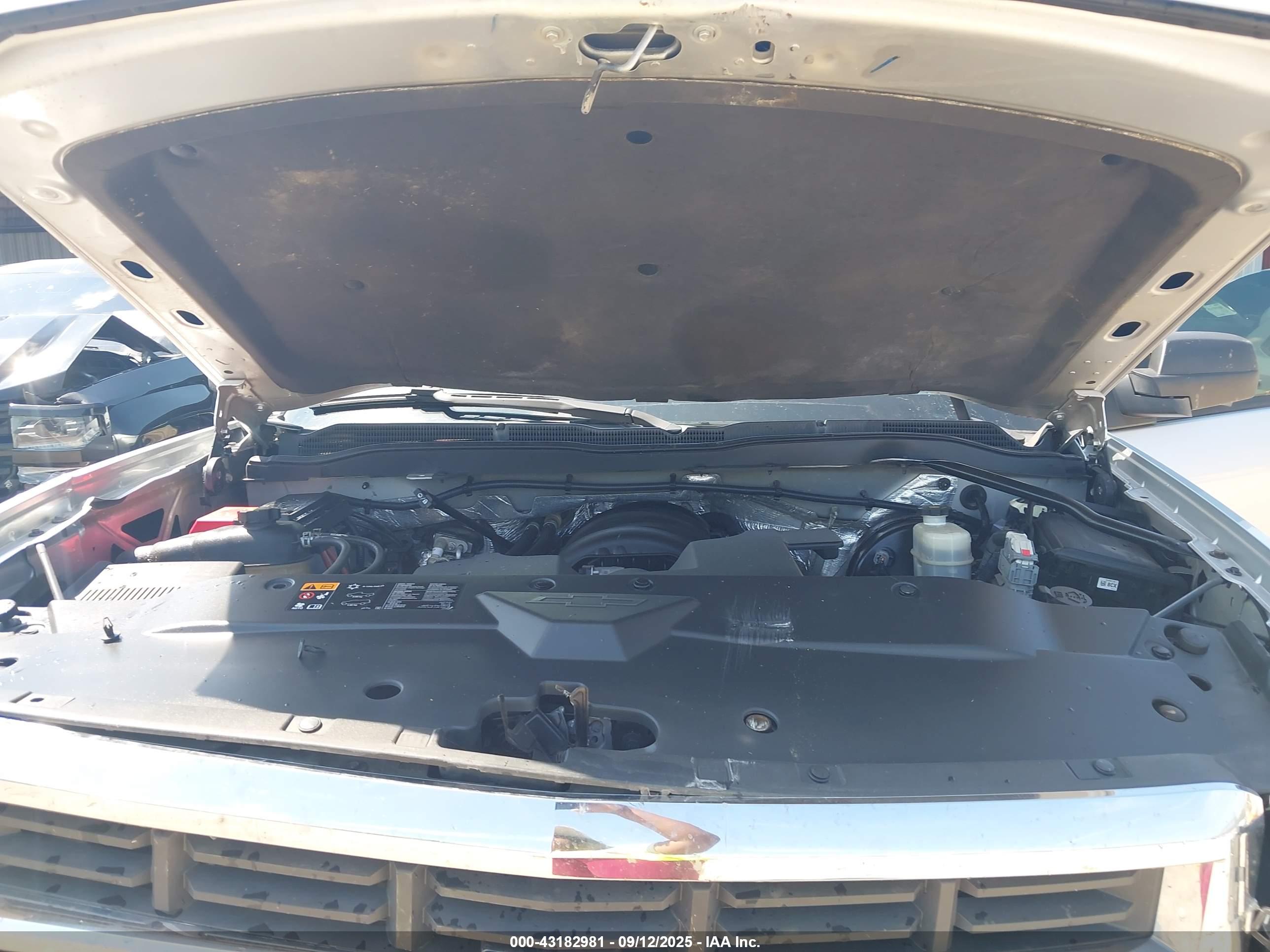 CHEVROLET SILVERADO image 10