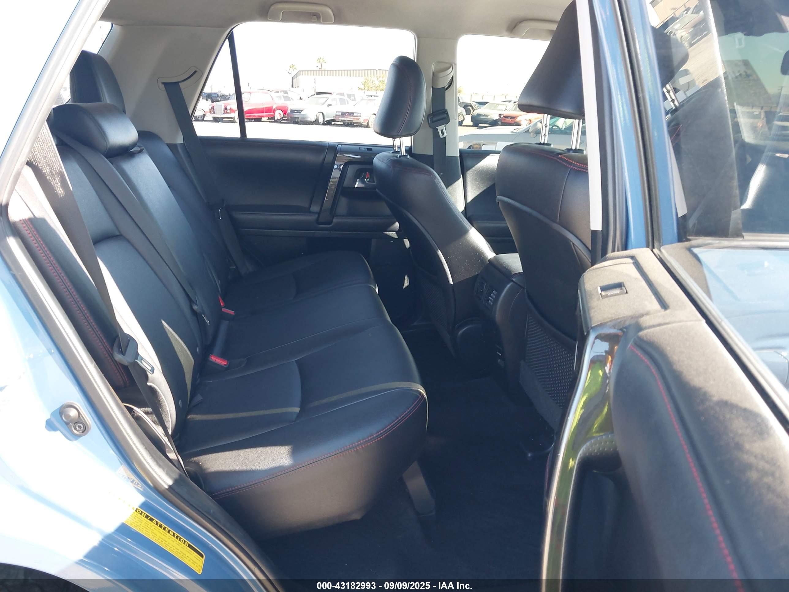 TOYOTA 4RUNNER image 8