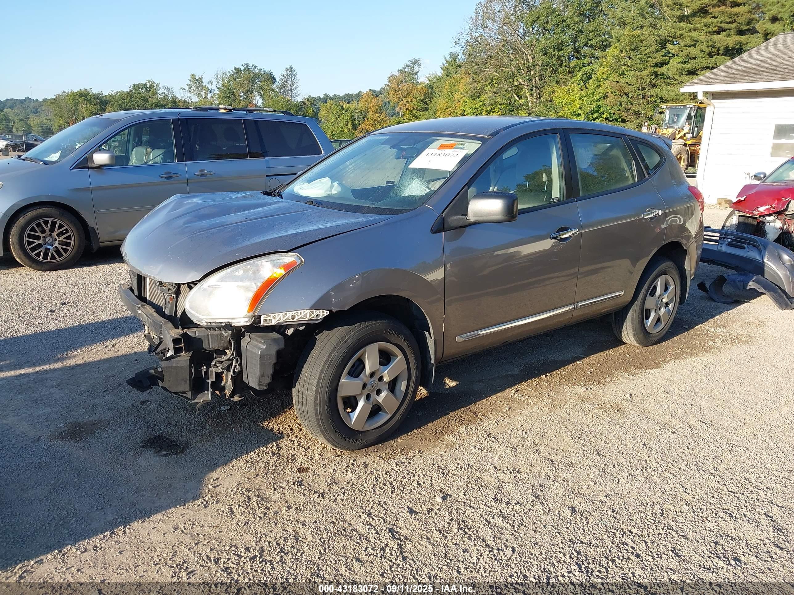 NISSAN ROGUE image 2