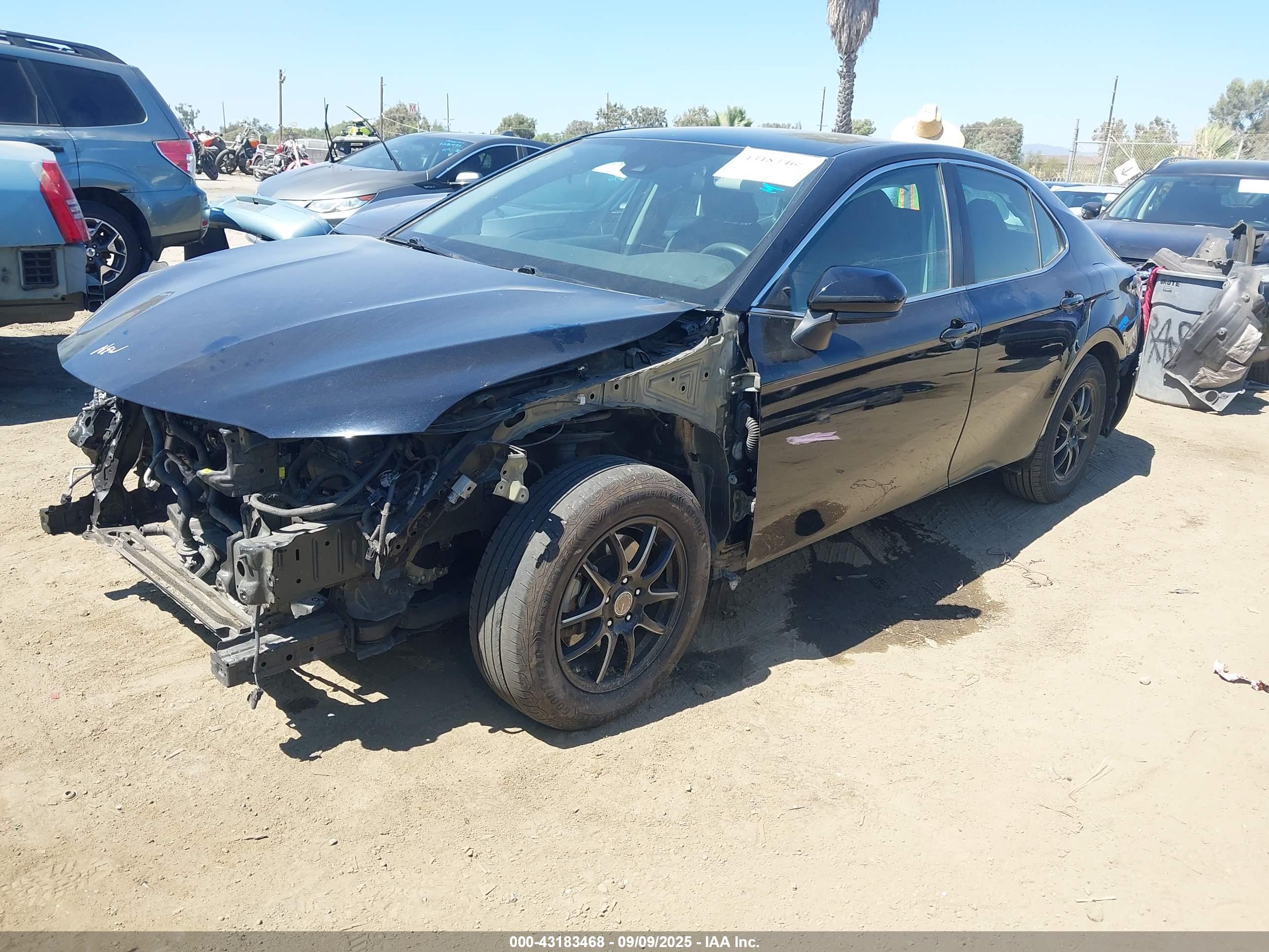TOYOTA CAMRY image 2