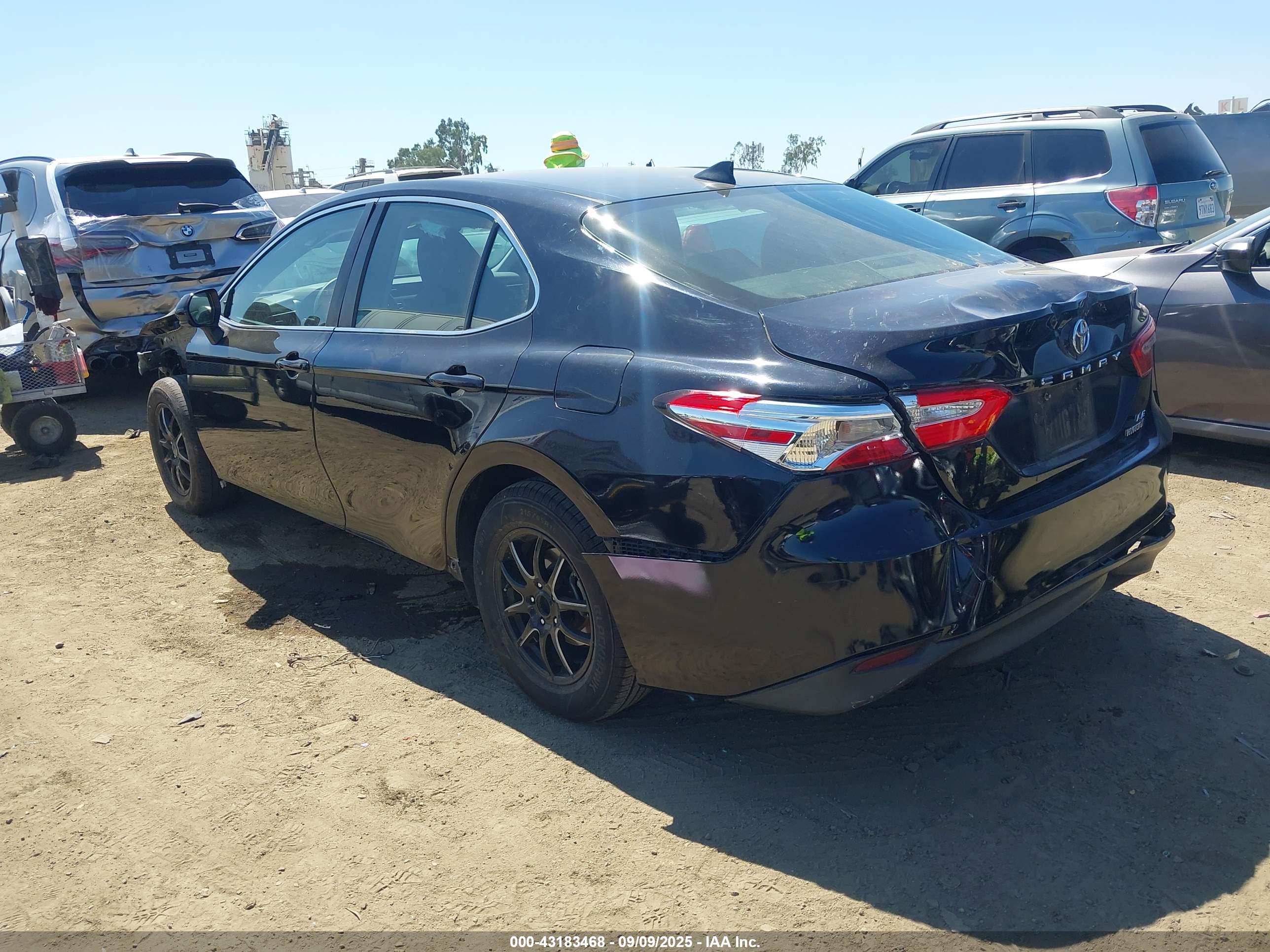 TOYOTA CAMRY image 3