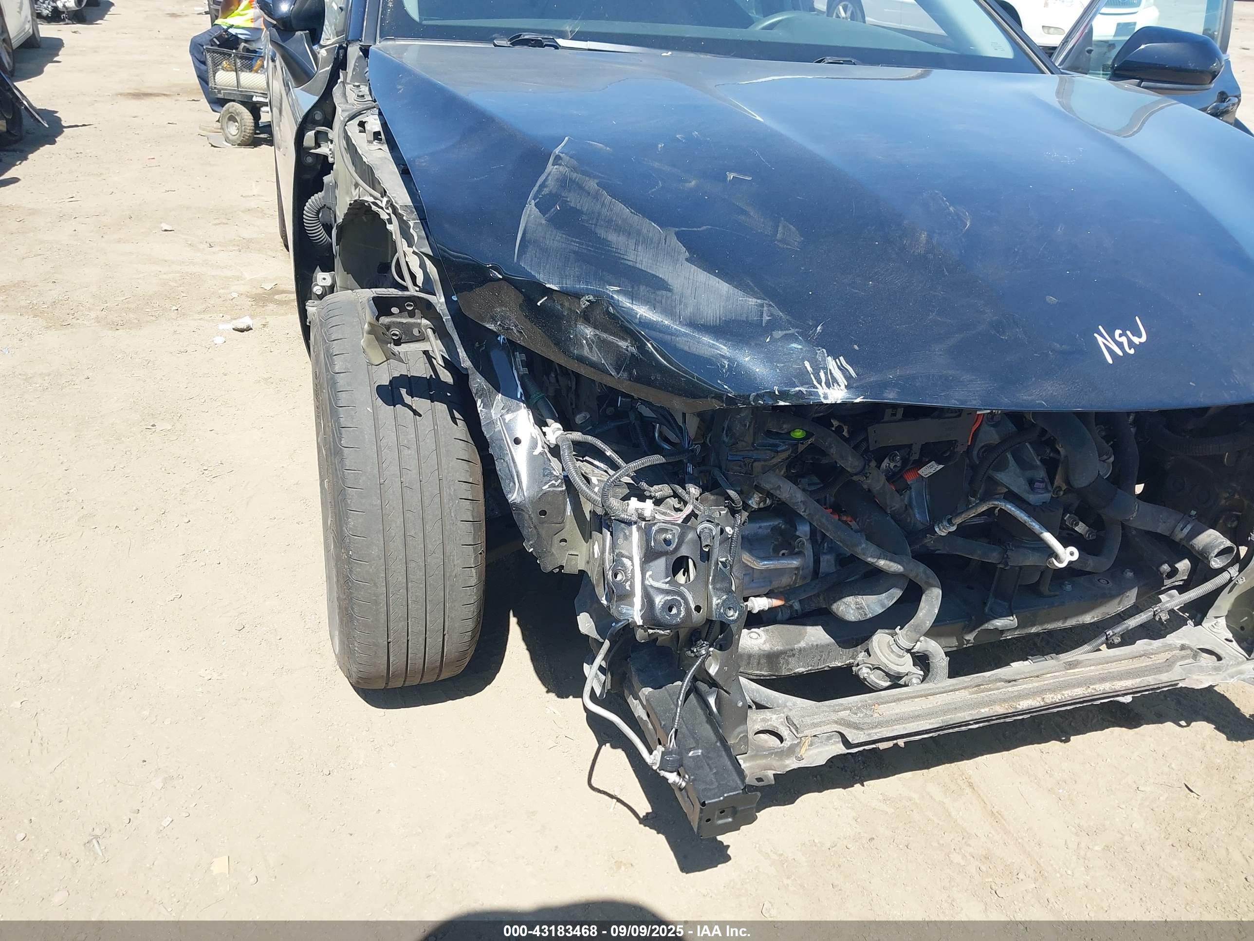 TOYOTA CAMRY image 6