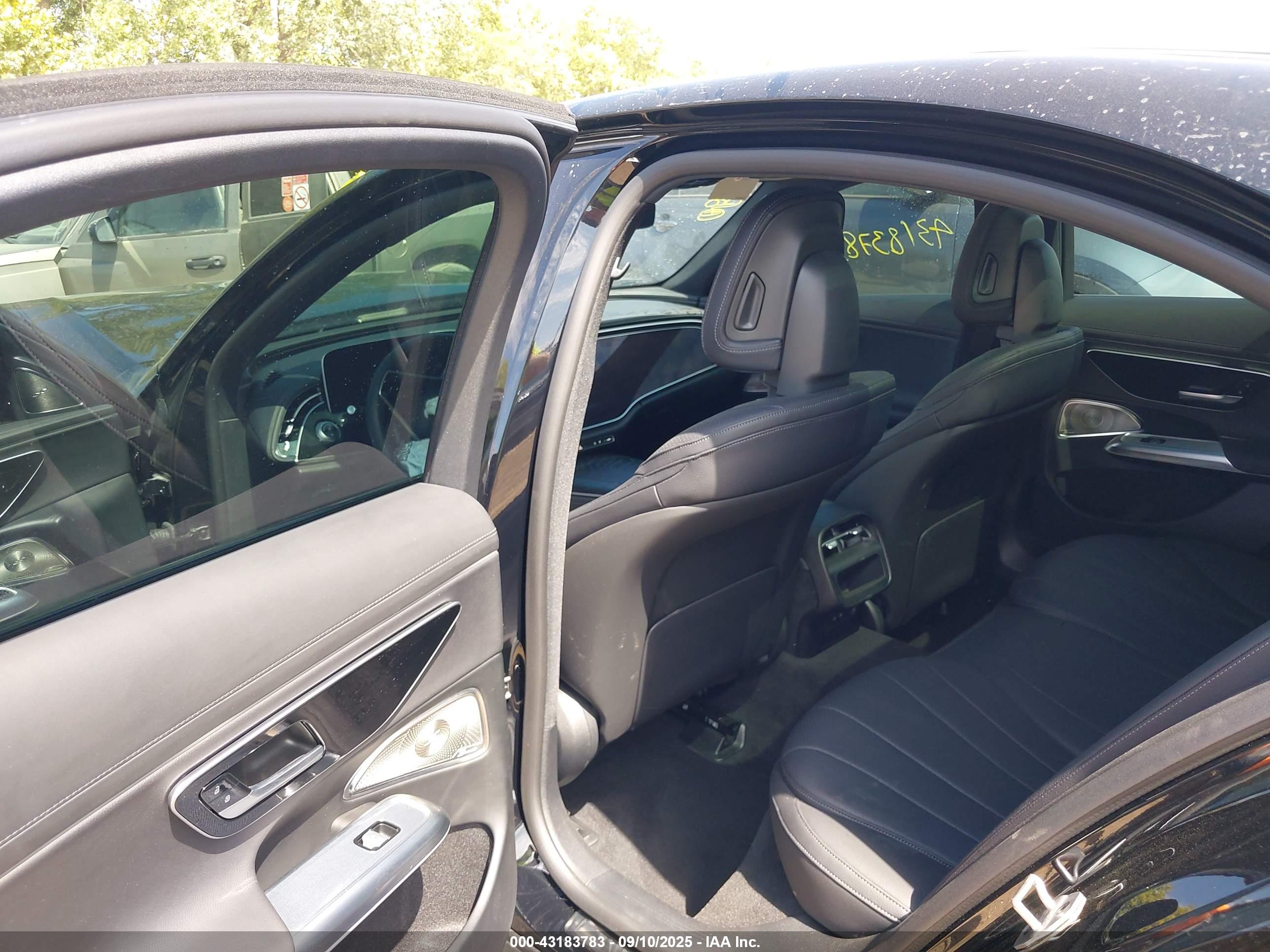 MERCEDES-BENZ E image 8