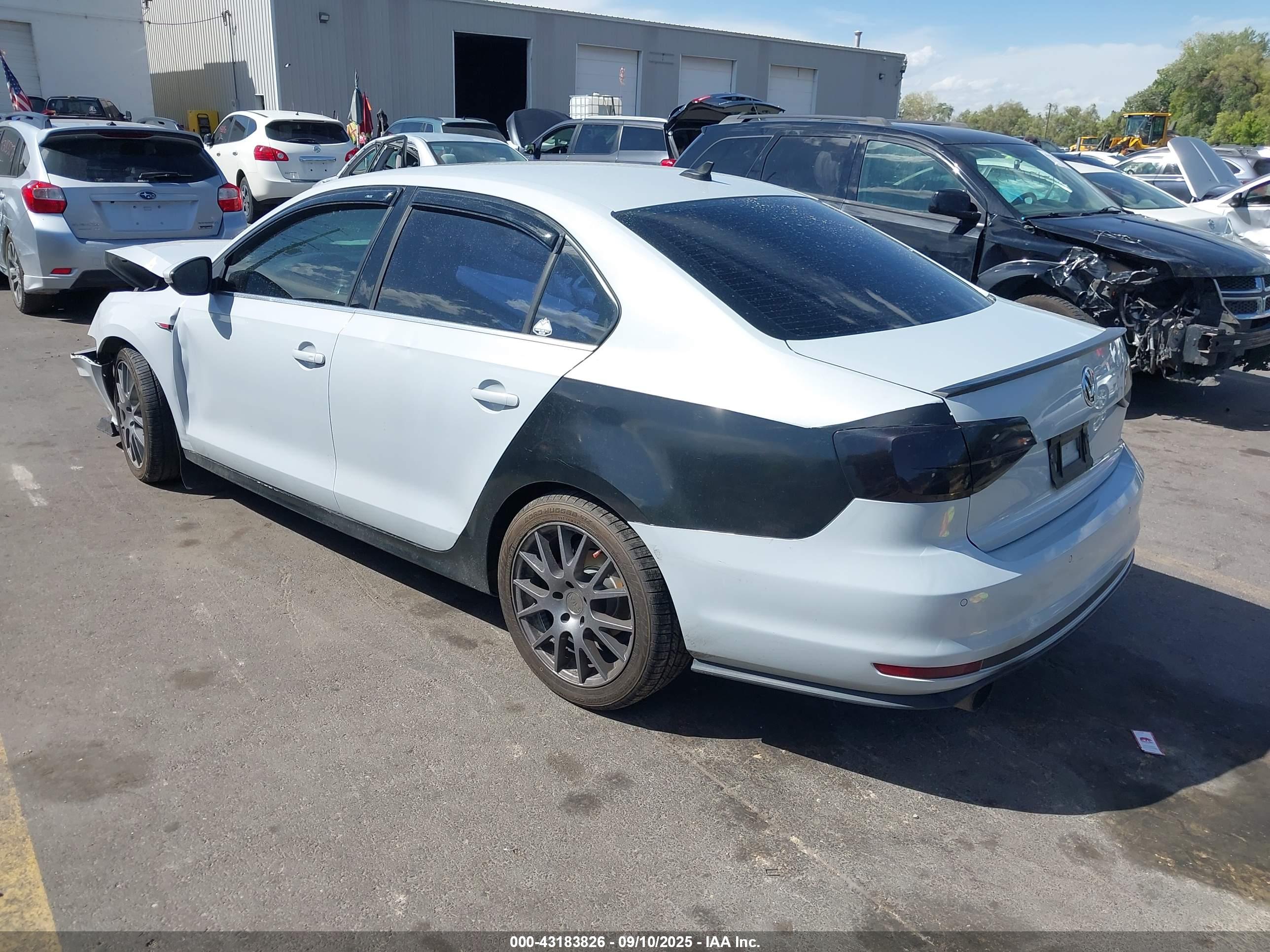 VOLKSWAGEN JETTA image 3