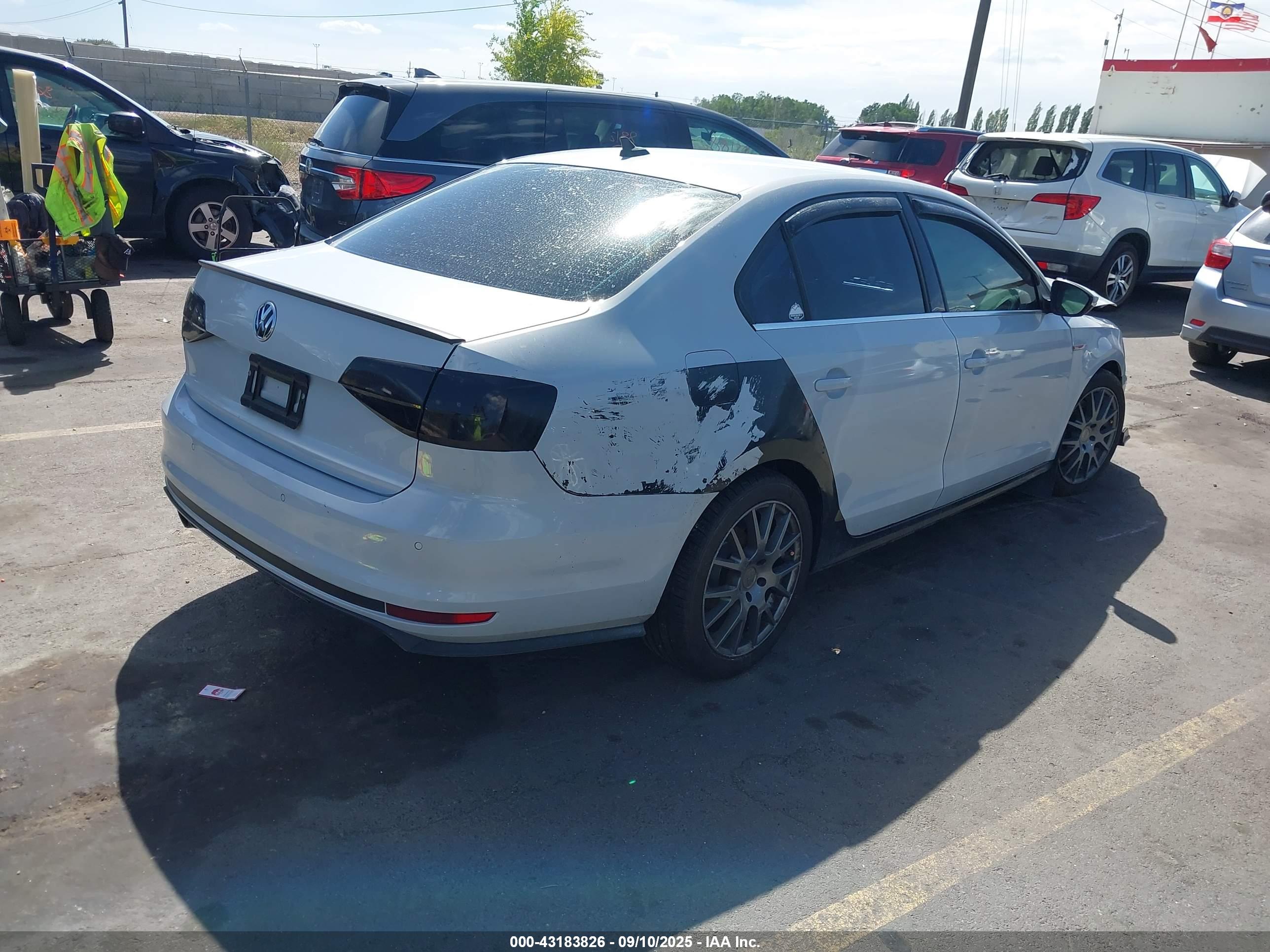 VOLKSWAGEN JETTA image 4