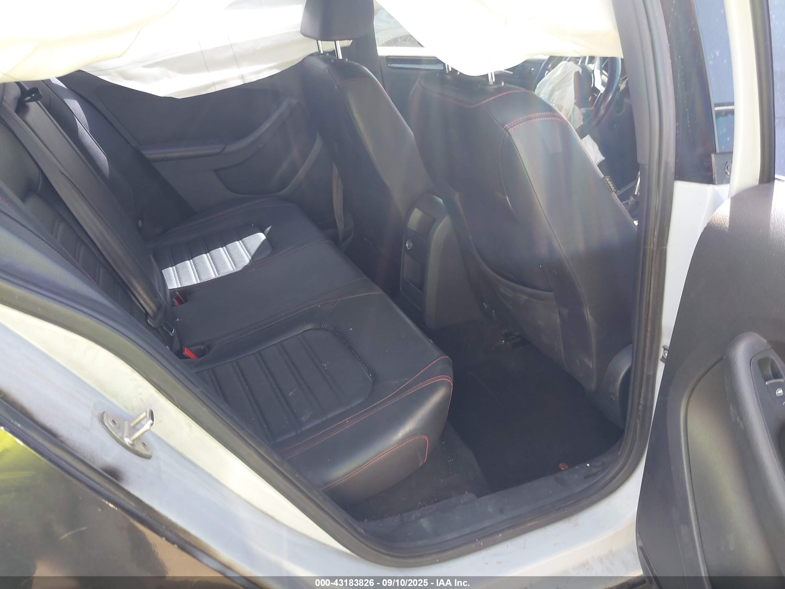 VOLKSWAGEN JETTA image 8