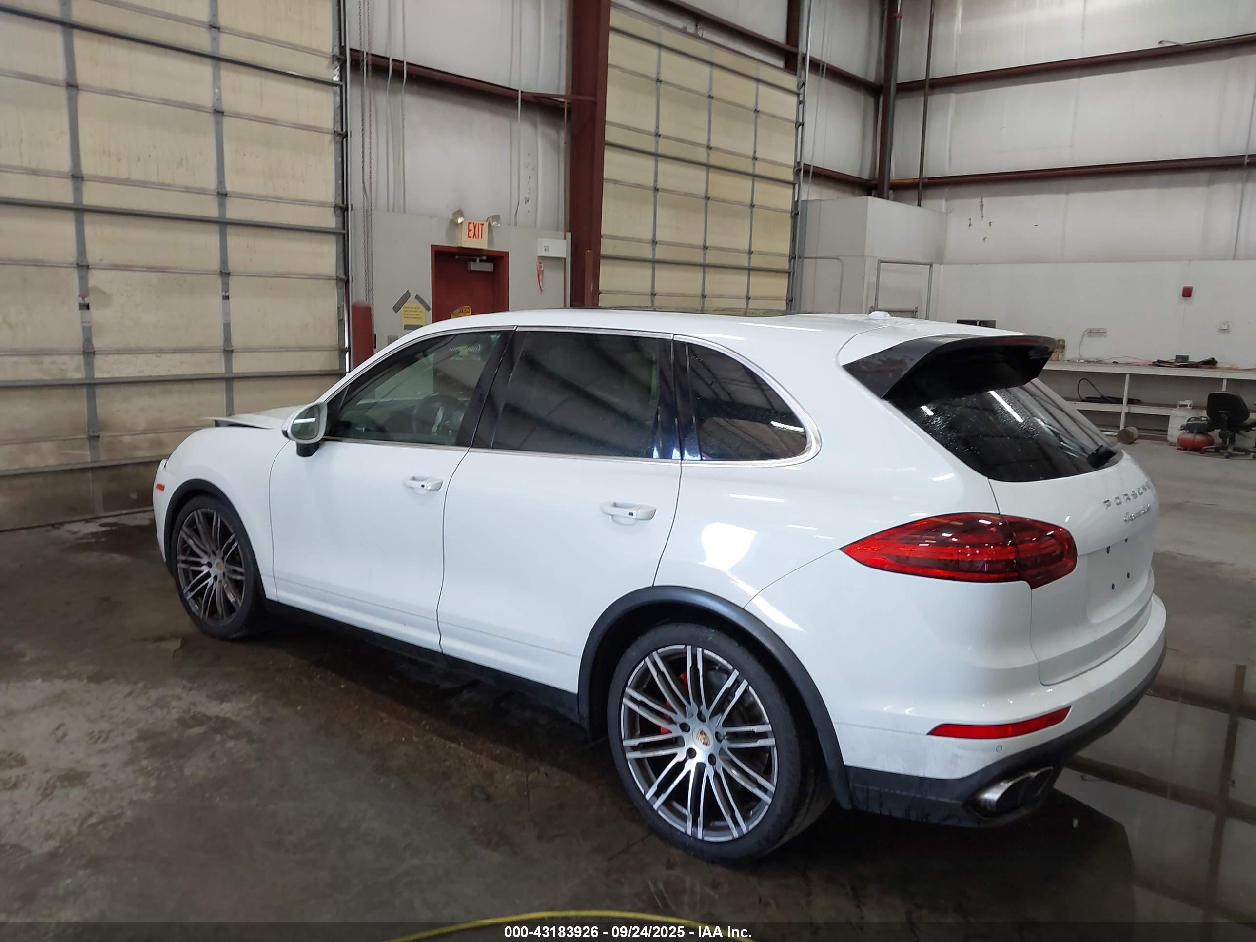 PORSCHE CAYENNE image 3