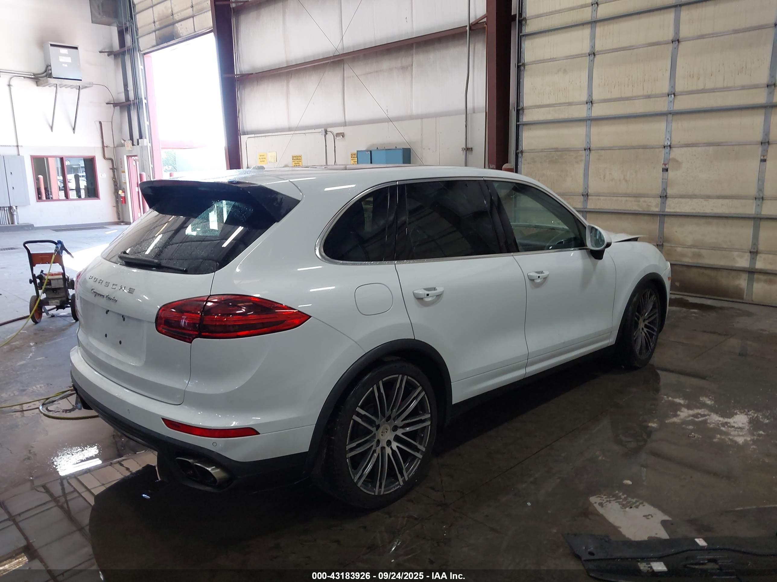 PORSCHE CAYENNE image 4